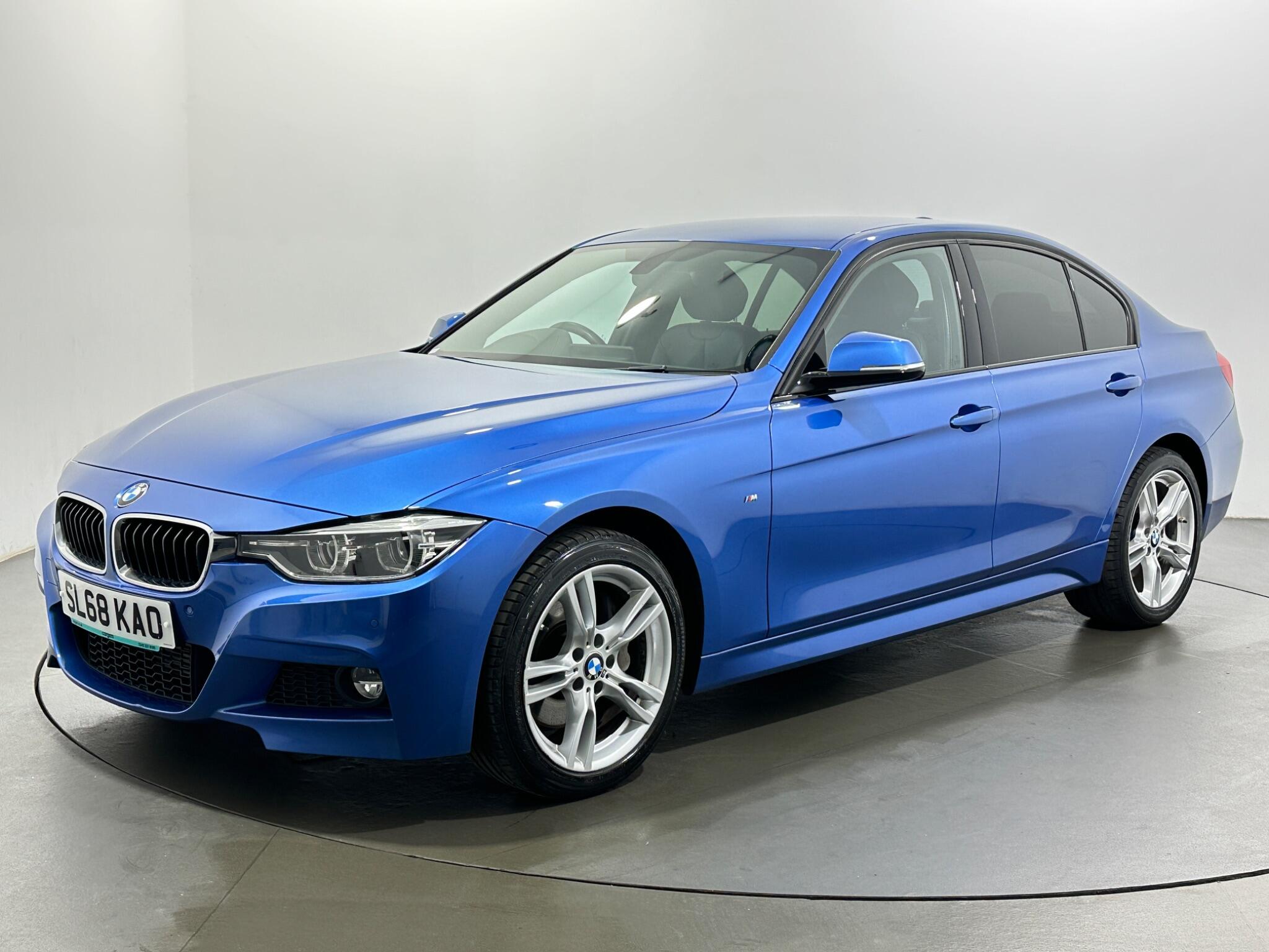 BMW 3 Series view 4