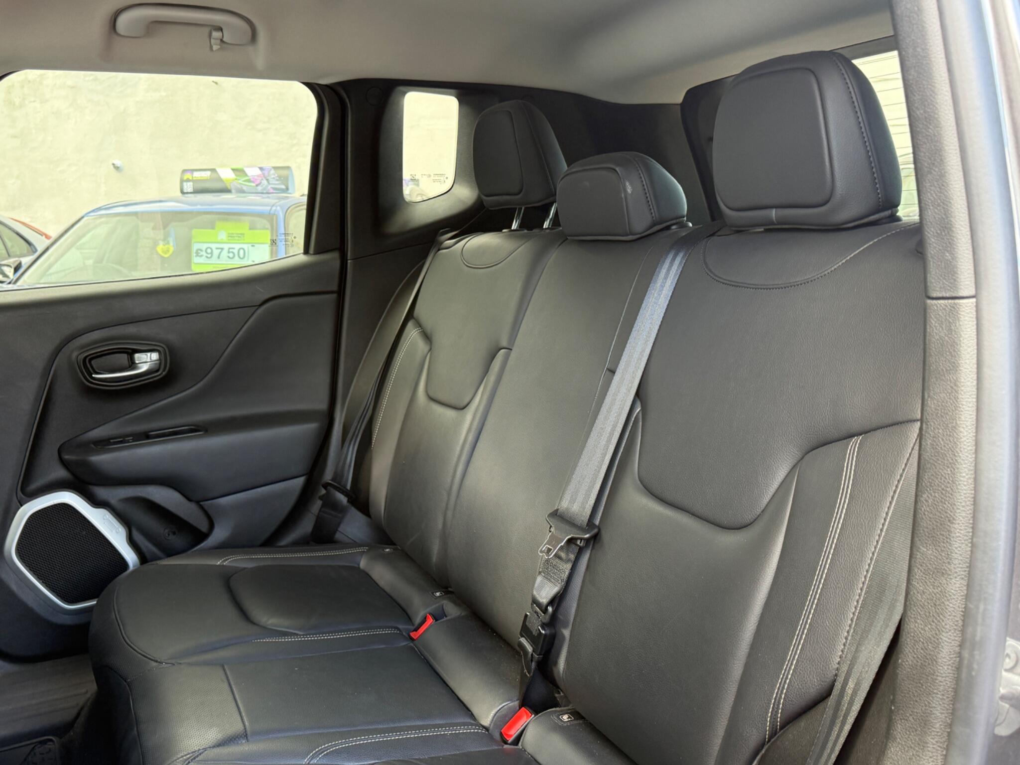 Jeep Renegade - Image 52