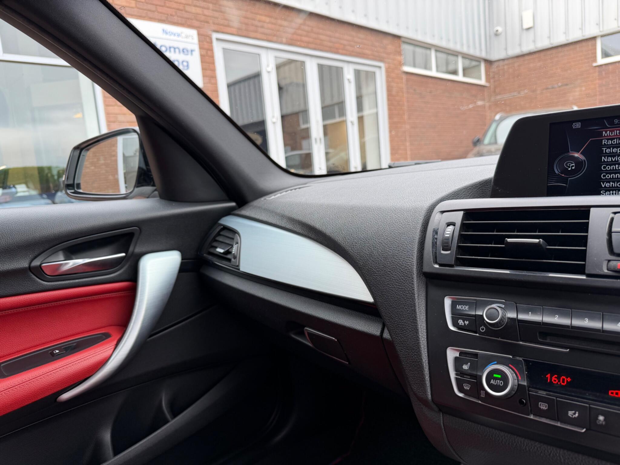 BMW 1 Series view 82