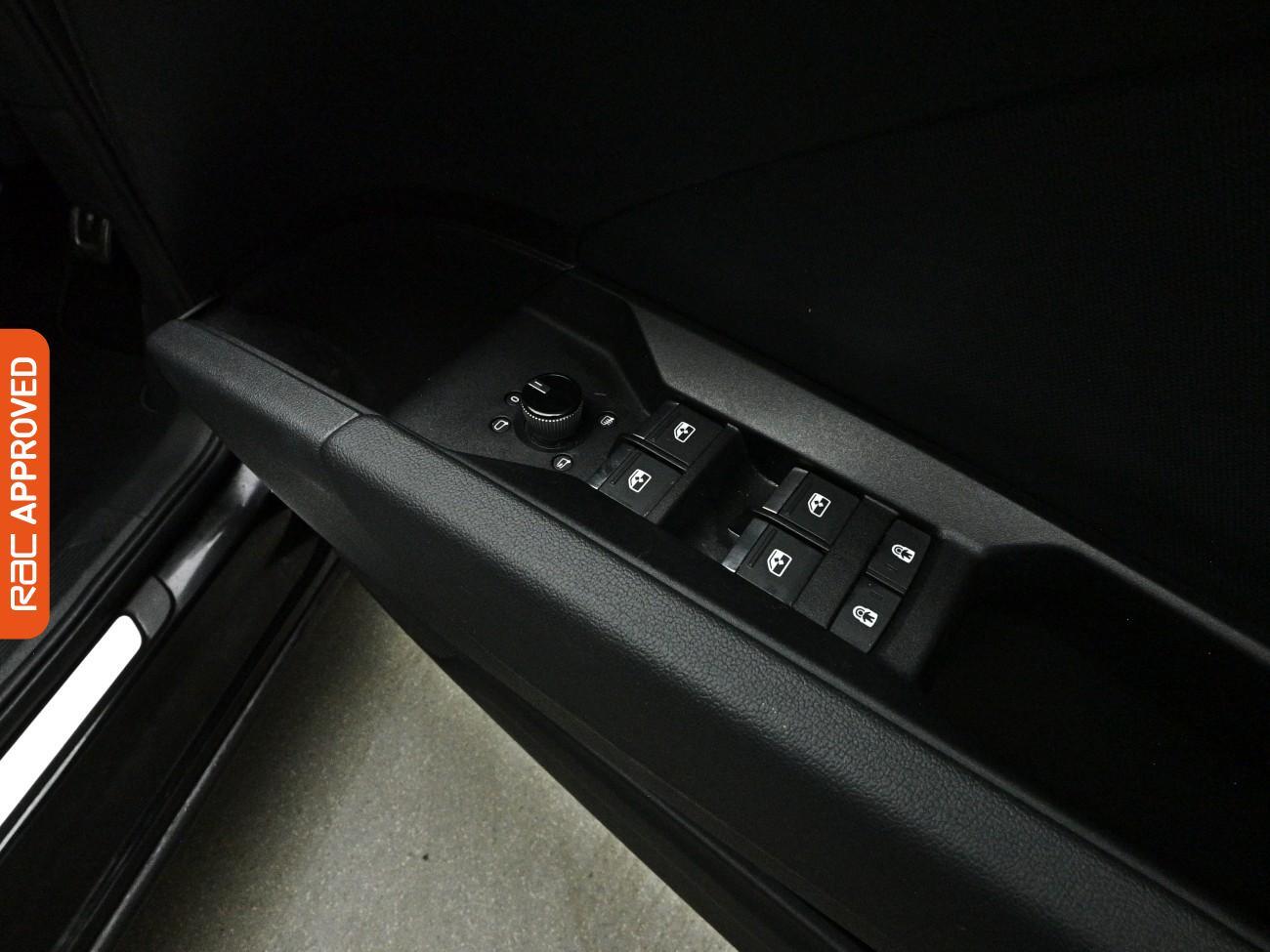 Audi Q4 E-Tron view 27