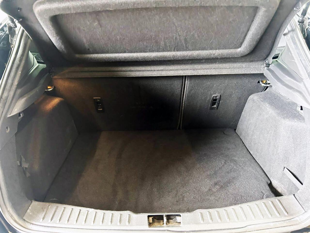 Ford Focus view 23