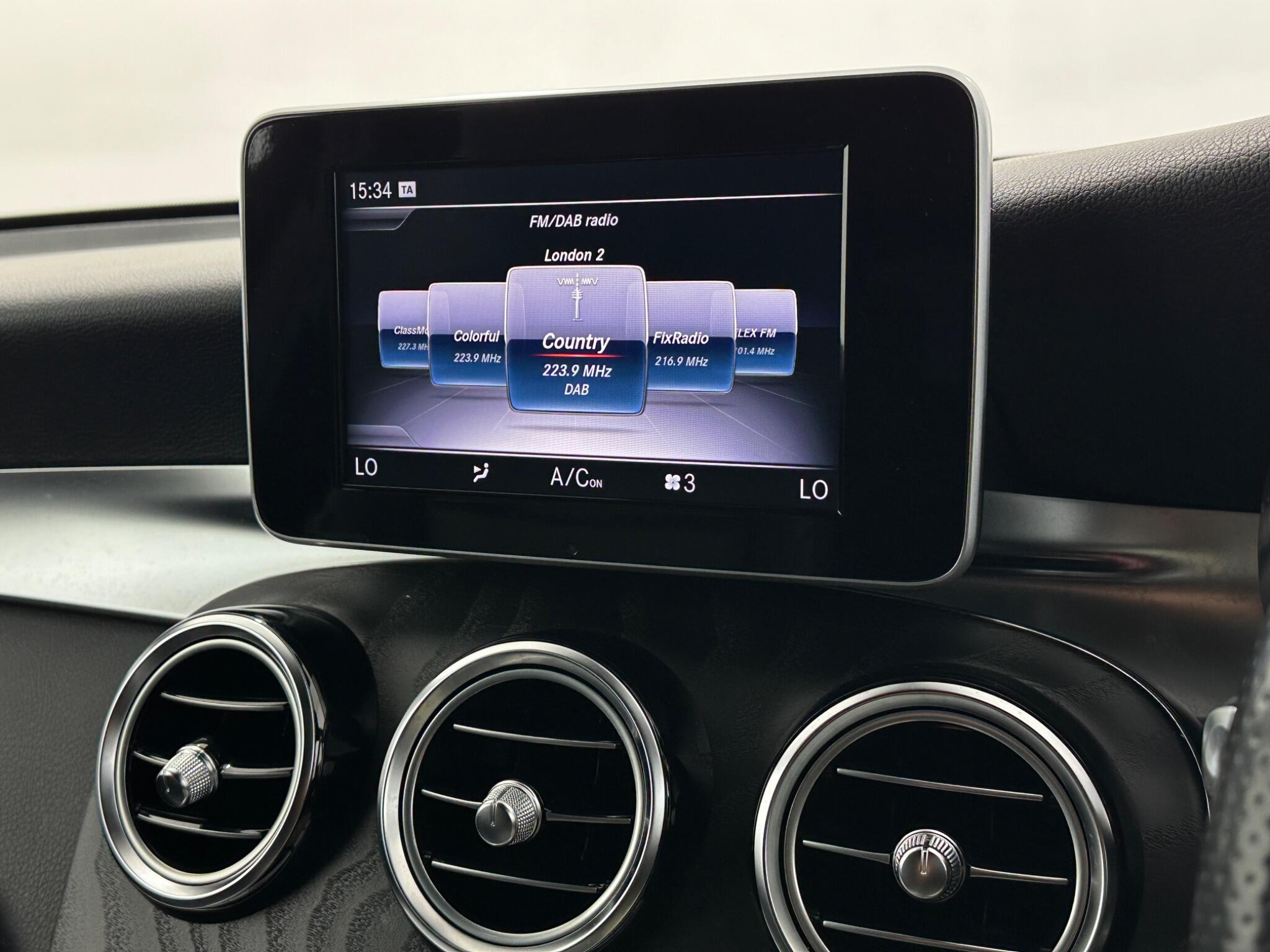 Mercedes-Benz GLC view 27