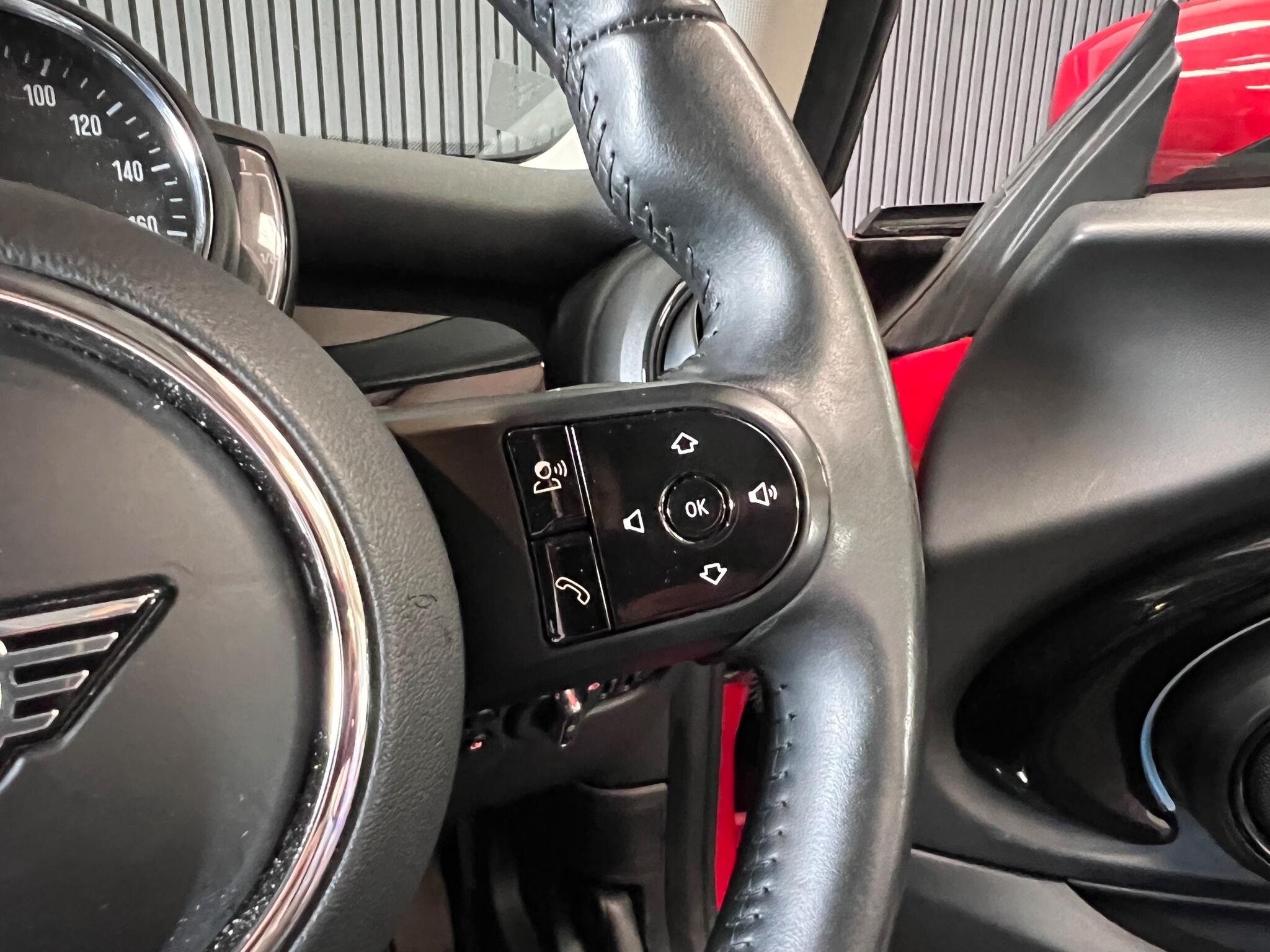 Mini Hatch view 21