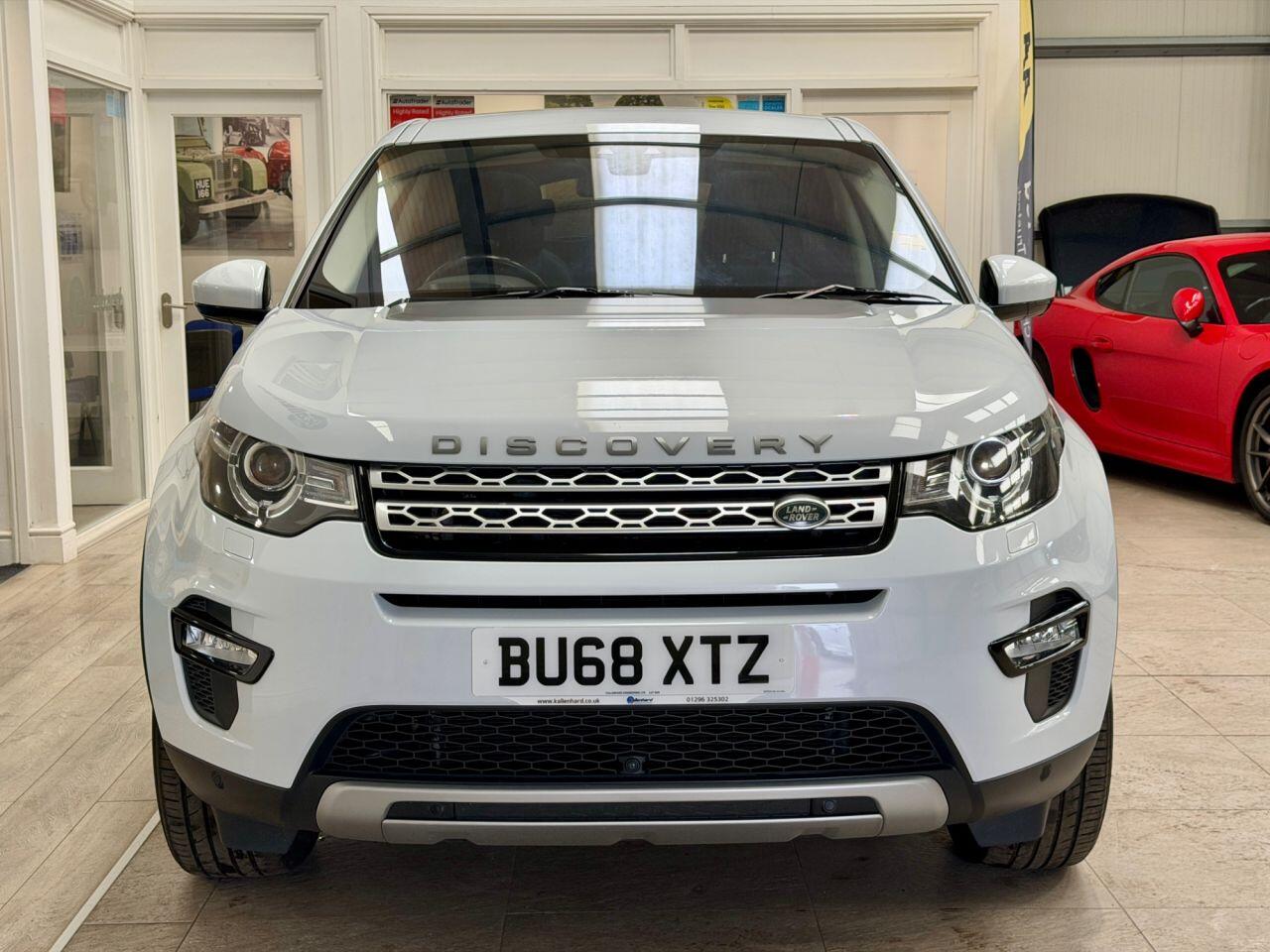Land Rover Discovery Sport view 12