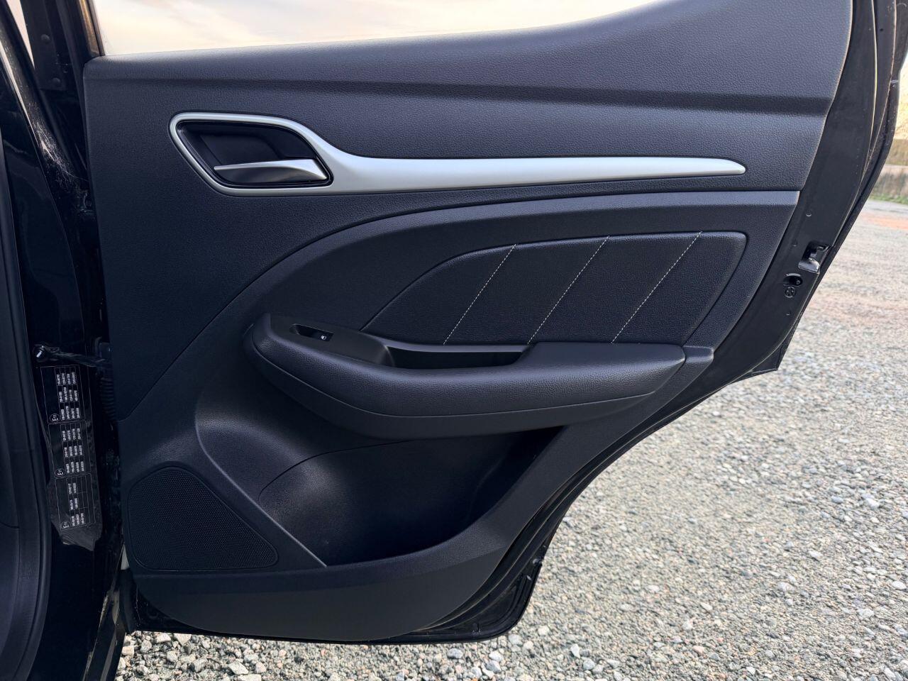 MG MG ZS view 17