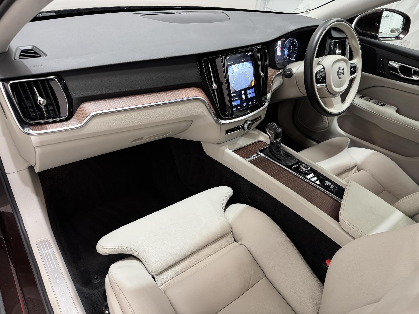 Volvo V60 view 45