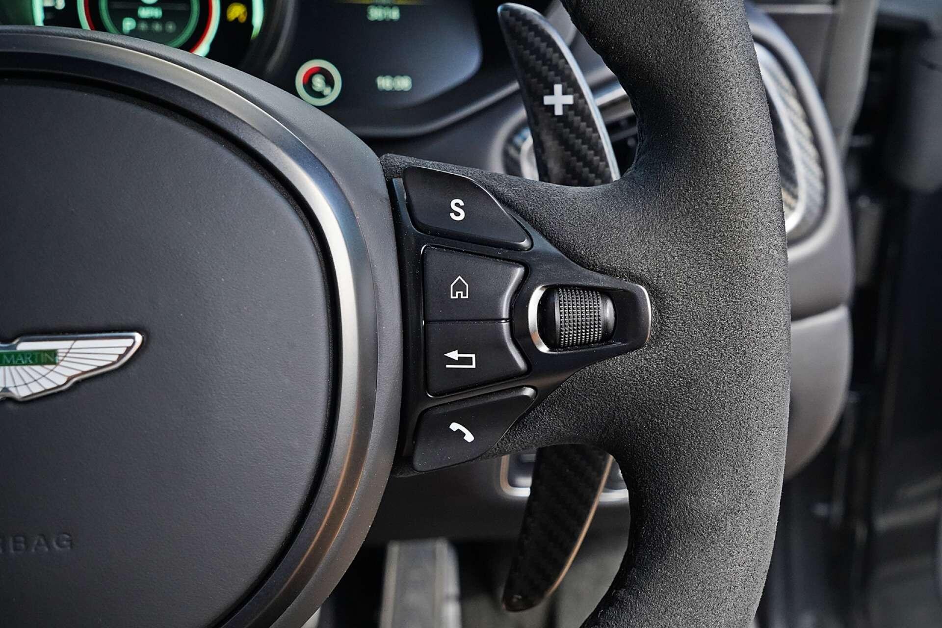 Aston Martin Vantage view 37