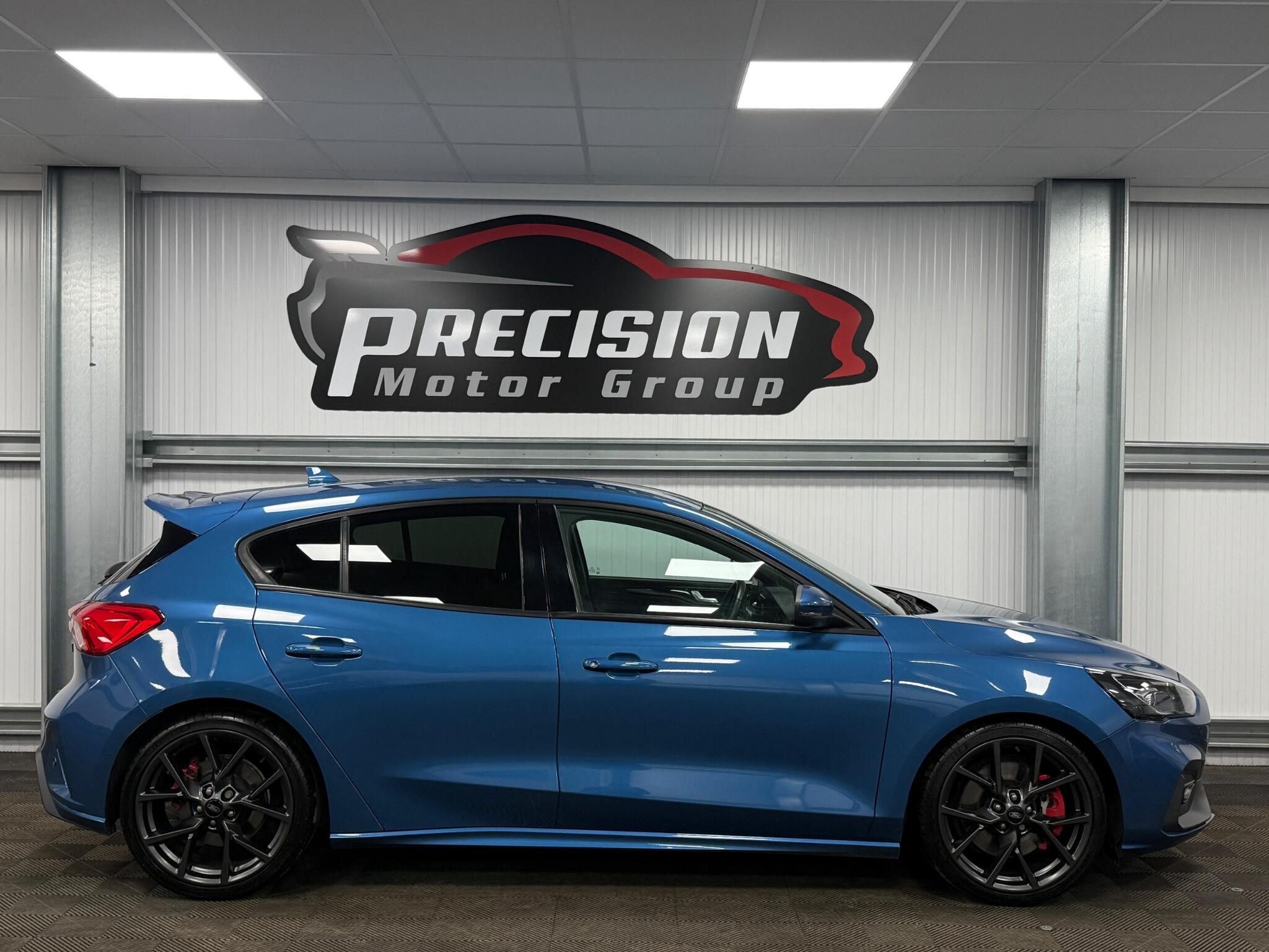 Ford Focus view 3