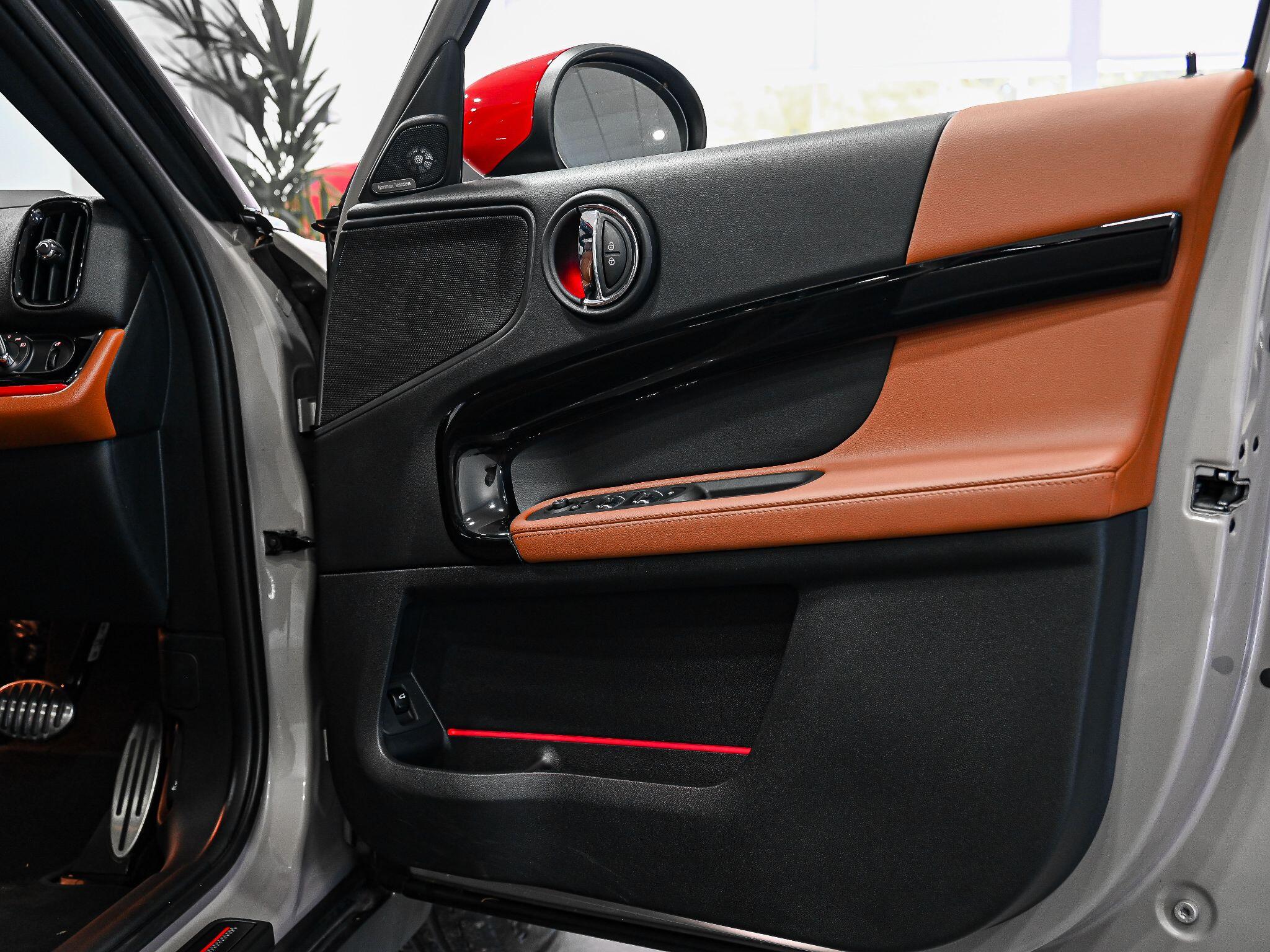 Mini Countryman view 26