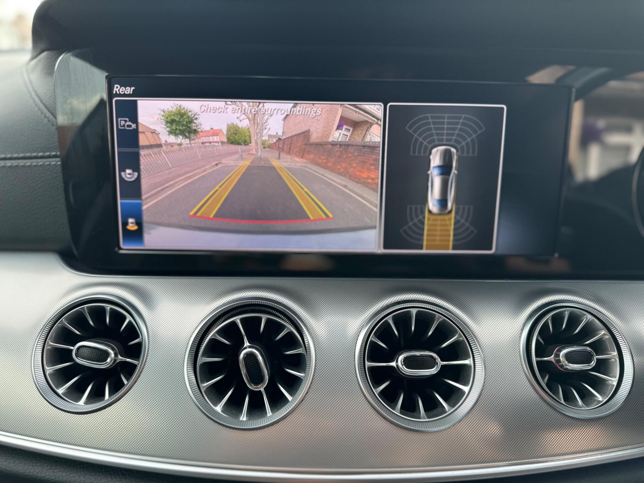 Mercedes-Benz E-Class view 22