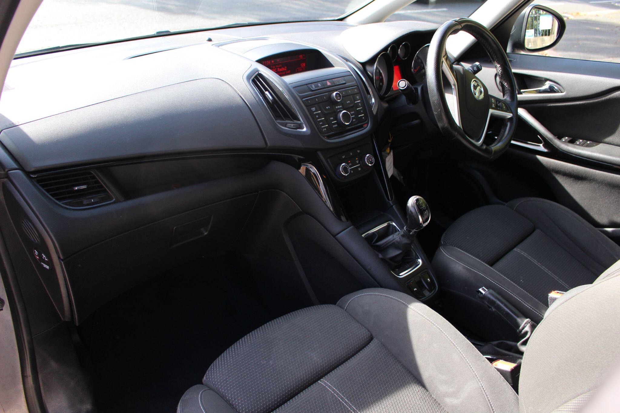 Vauxhall Zafira Tourer view 11