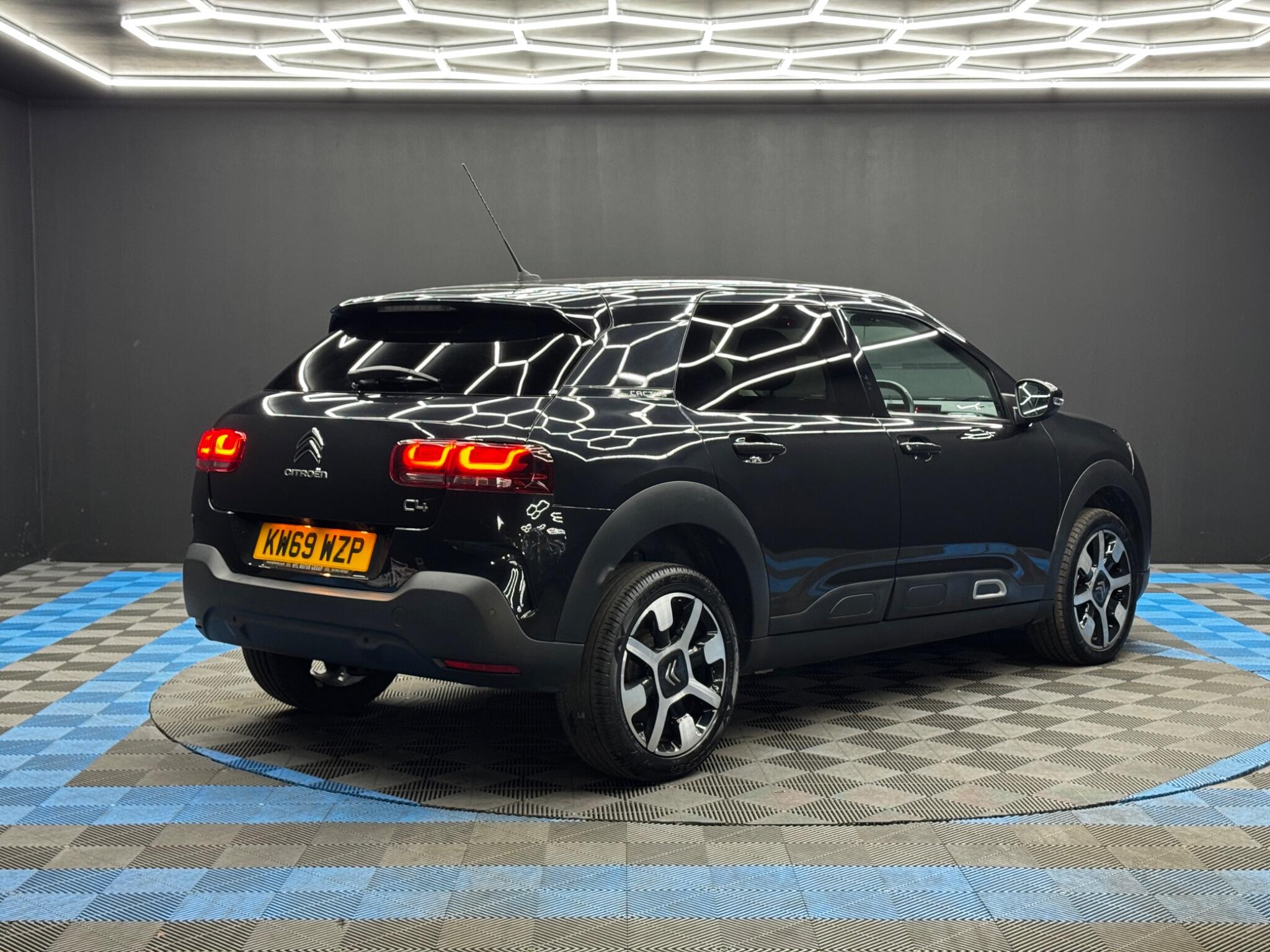 Citroen C4 Cactus view 5