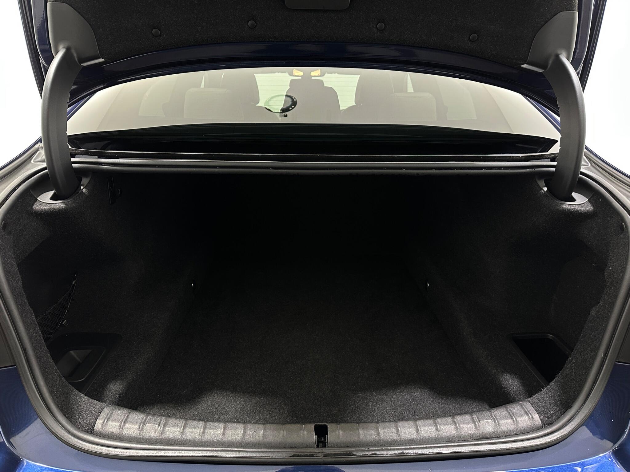 BMW 5 Series view 46