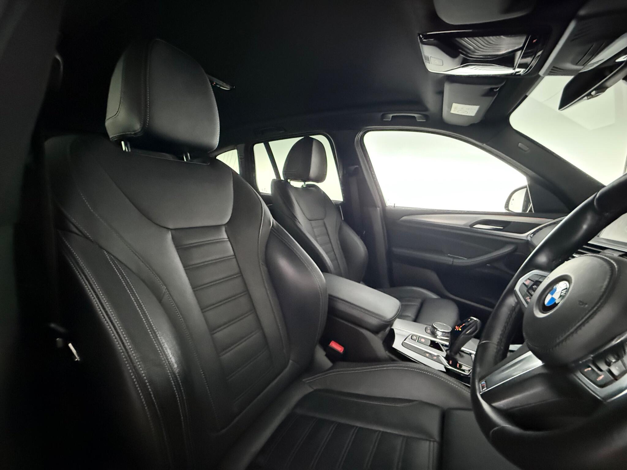 BMW X3 view 11