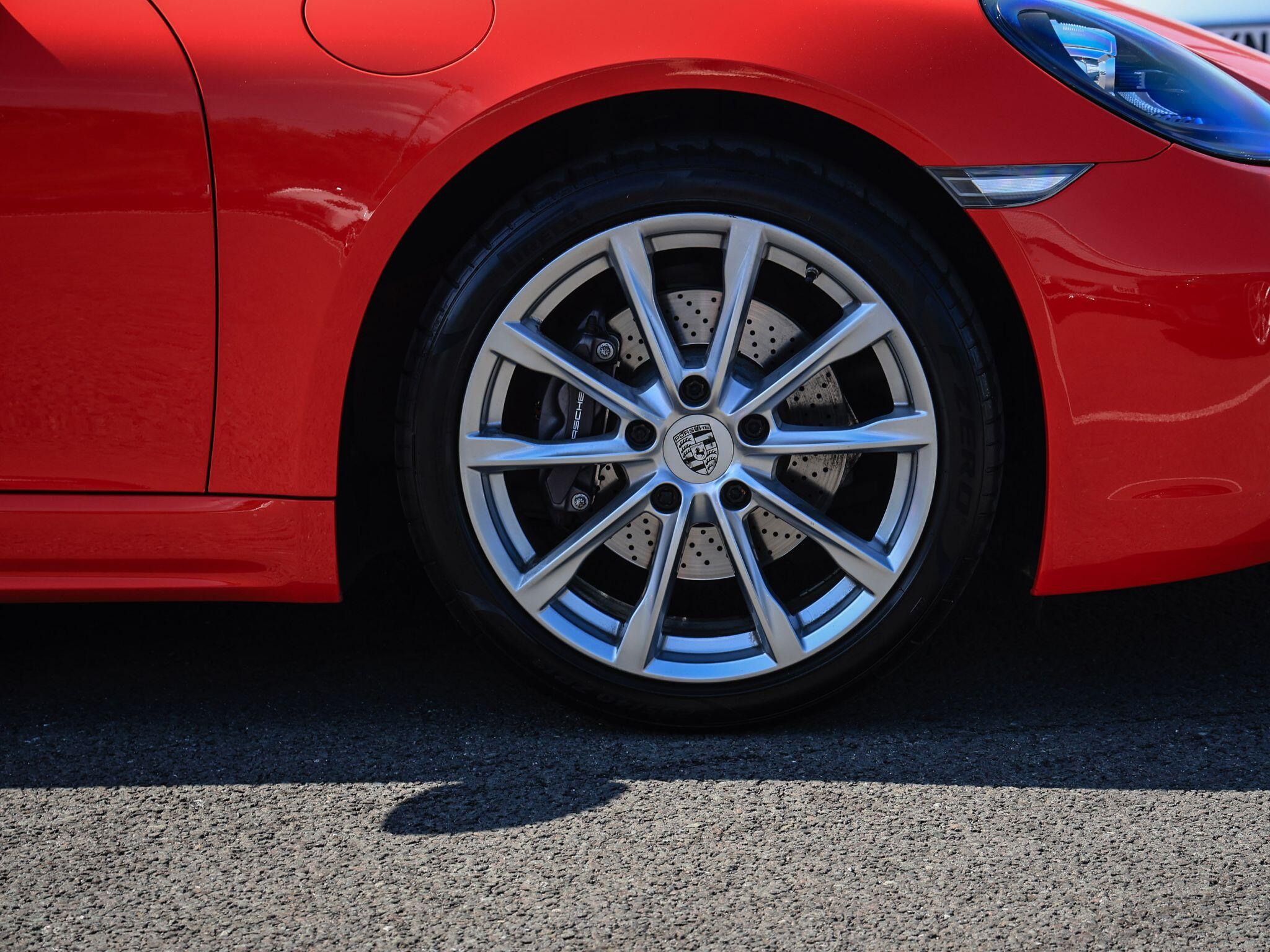 Porsche Cayman view 52