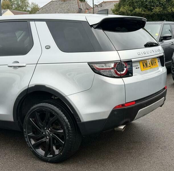Land Rover Discovery Sport view 16