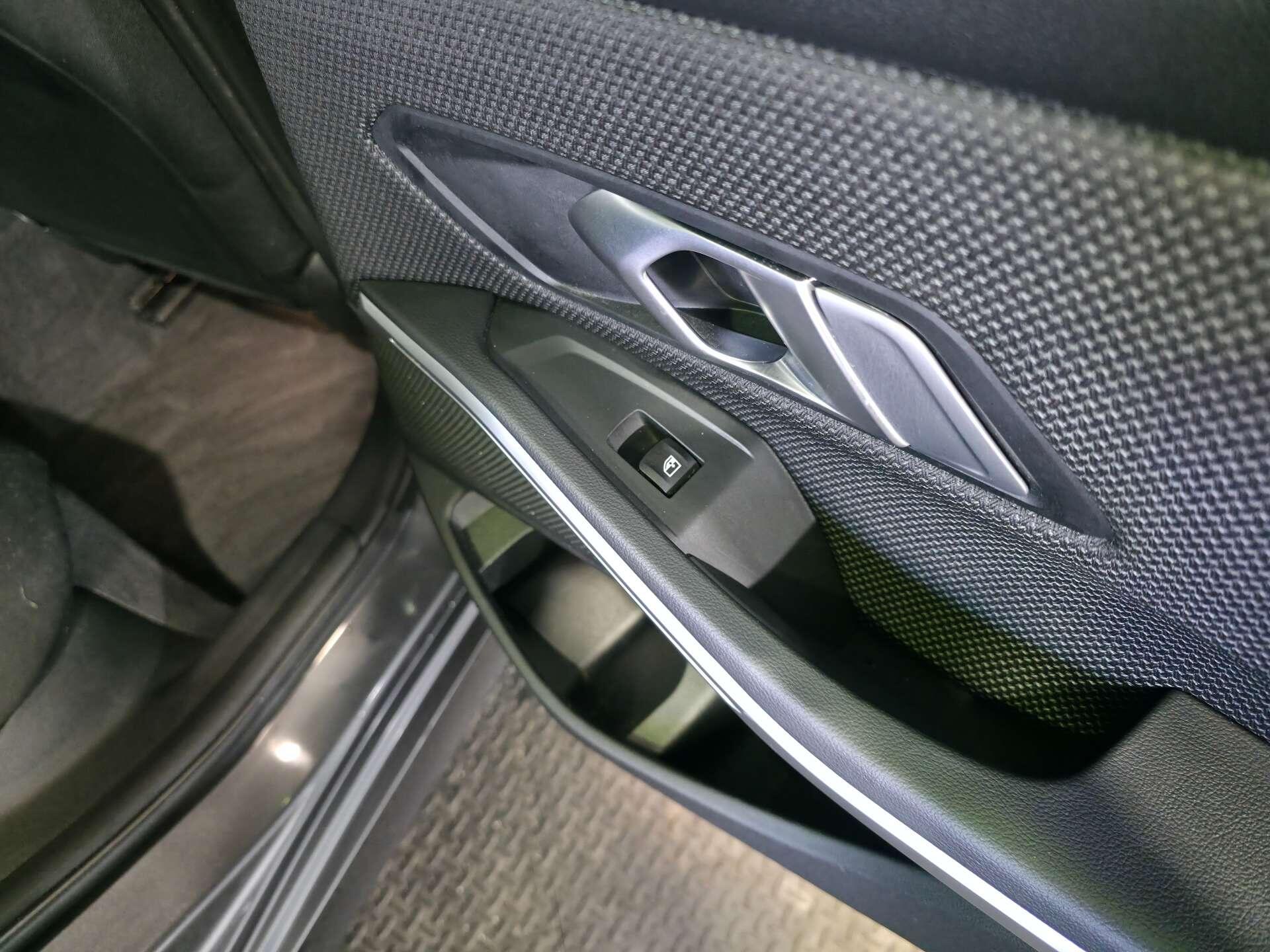 BMW 3 Series view 66
