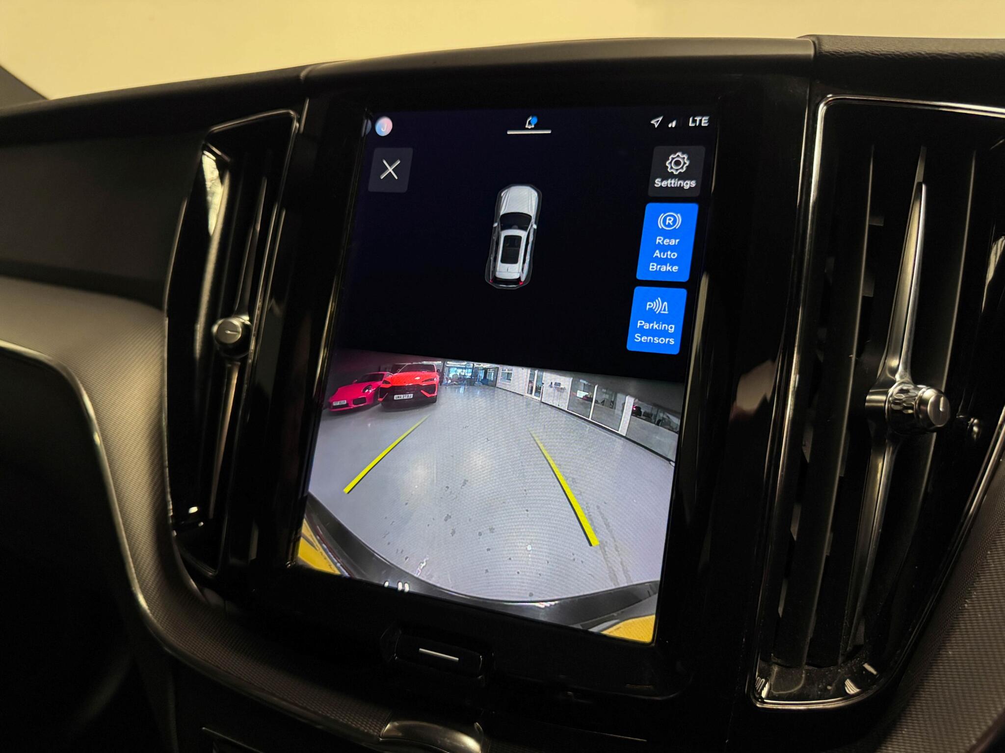 Volvo XC60 view 38