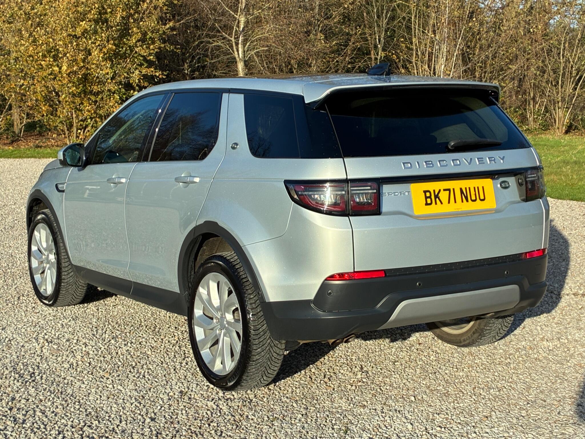 Land Rover Discovery Sport view 6