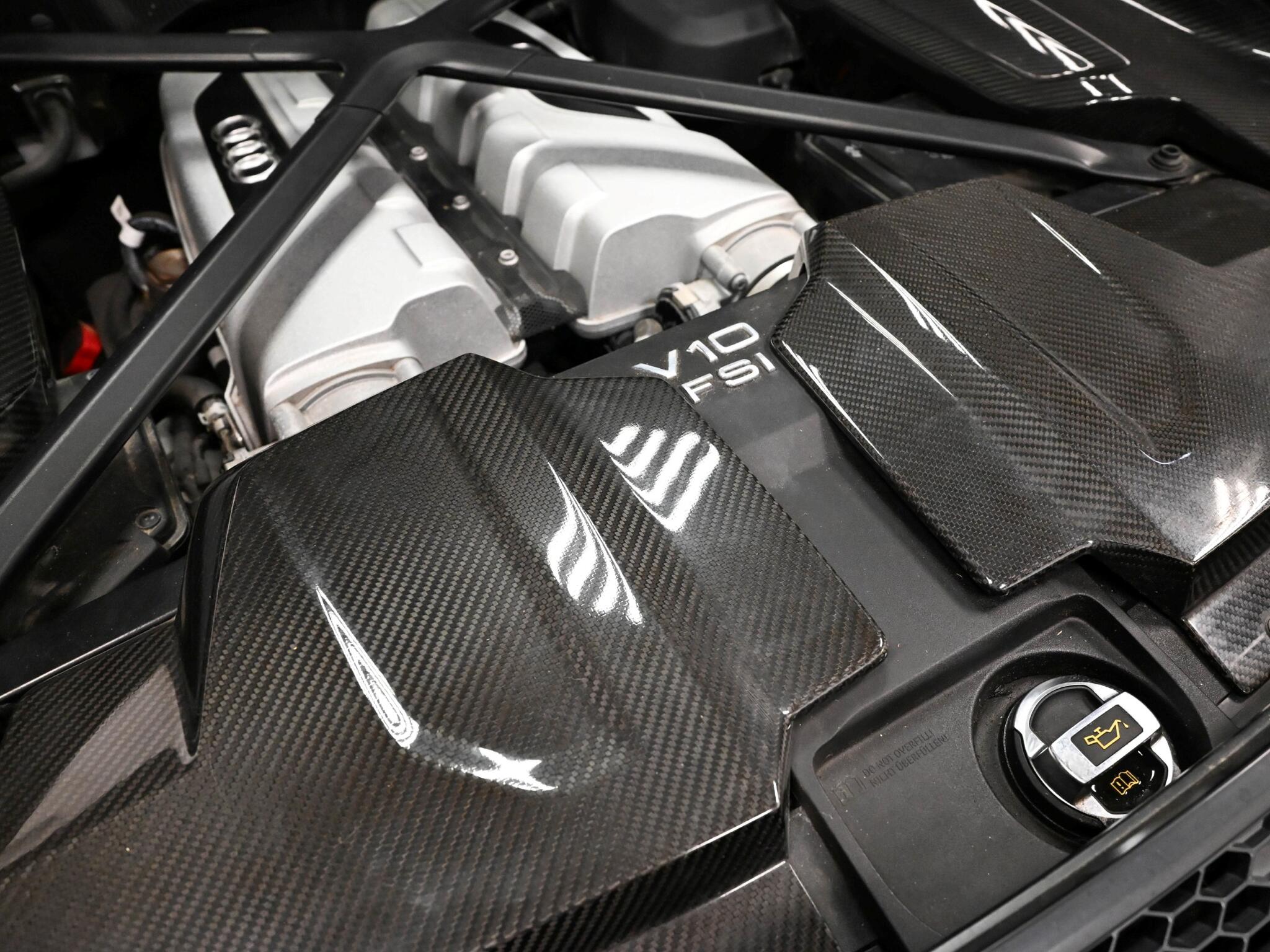 Audi R8 view 40