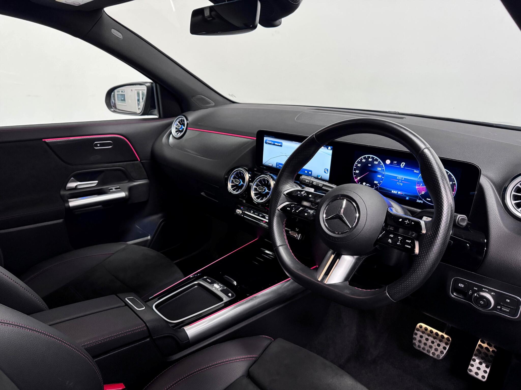 Mercedes-Benz Gla view 35