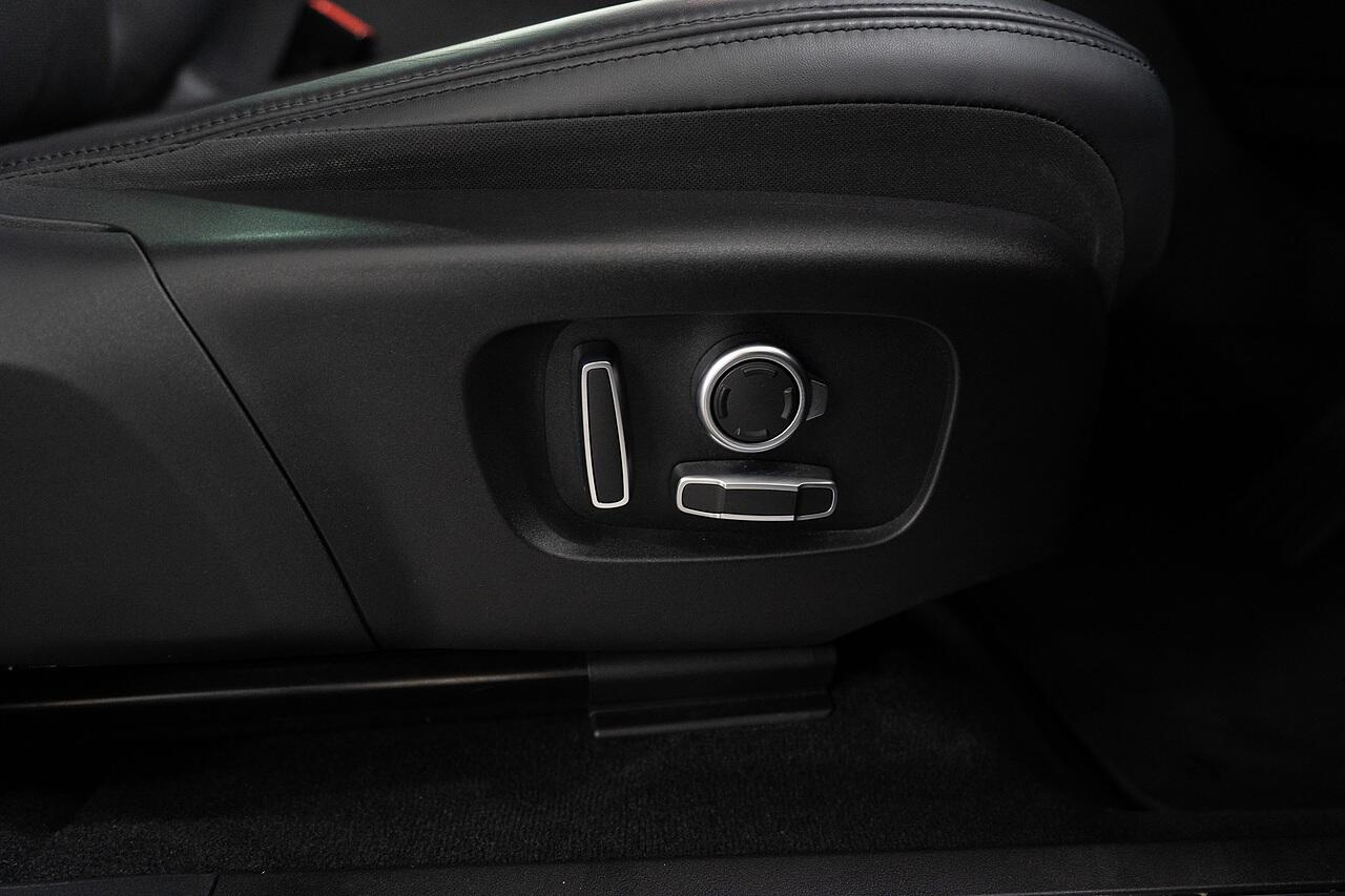 Land Rover Range Rover Evoque view 25