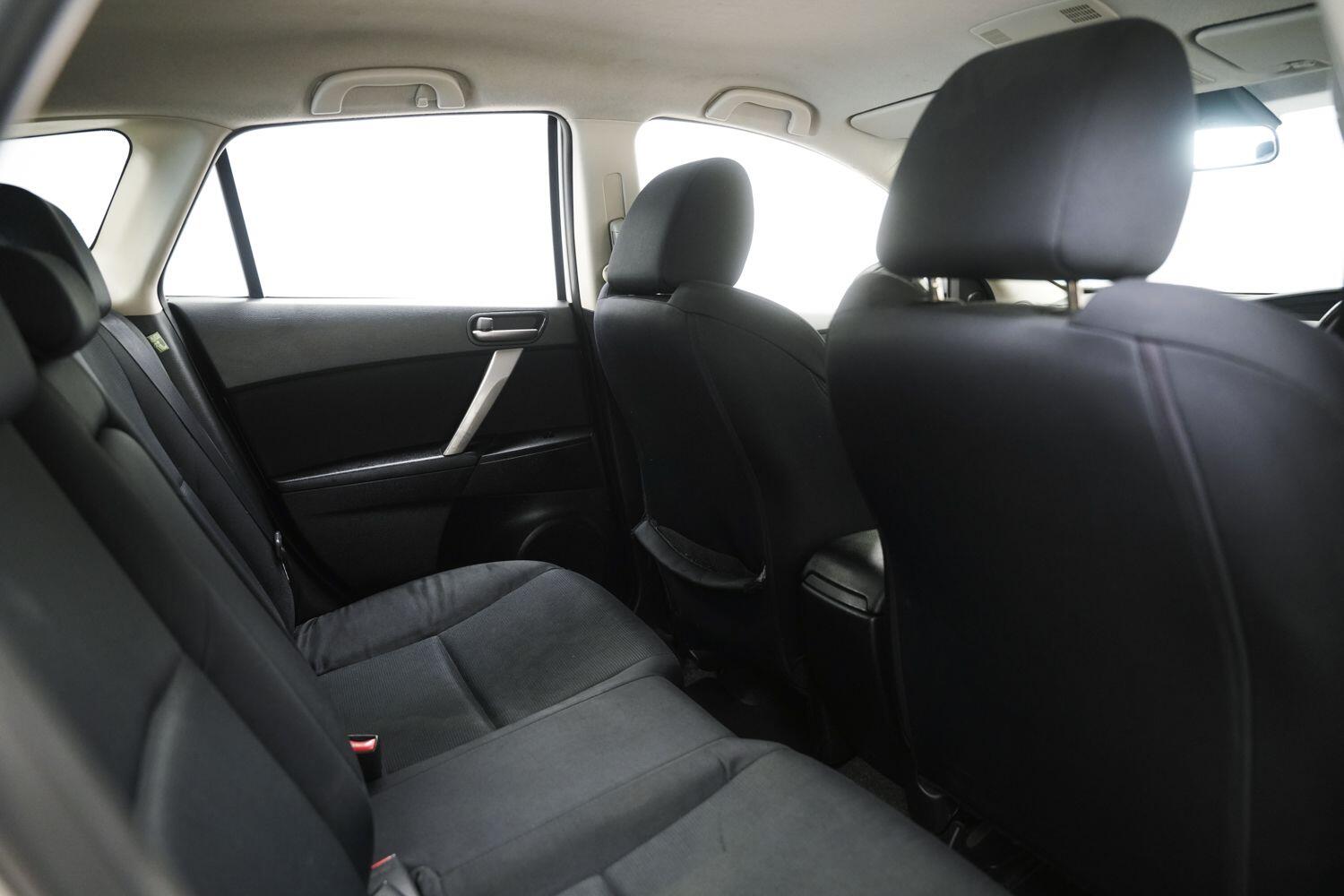 Mazda Mazda3 view 16