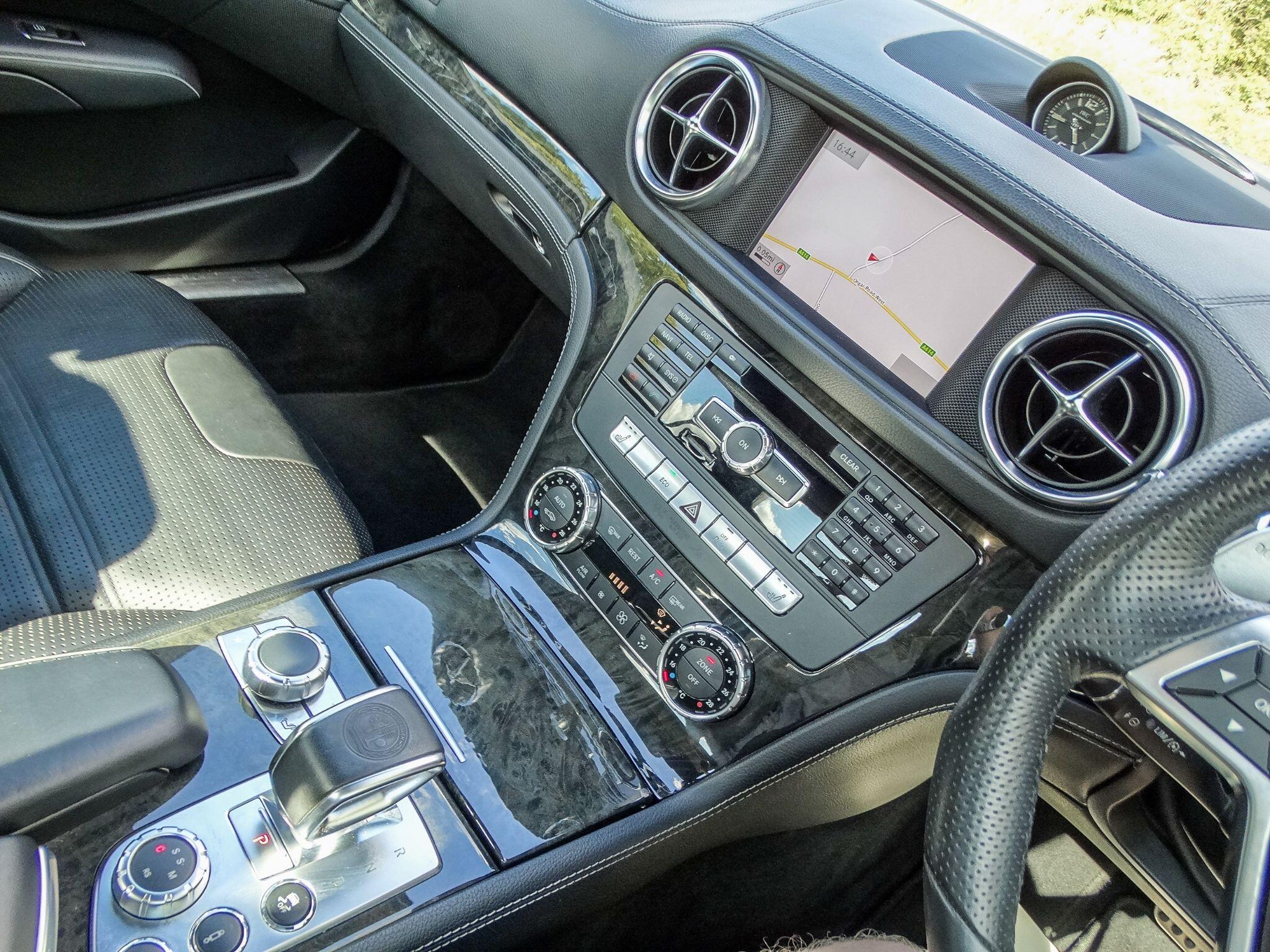 Mercedes-Benz SL view 6