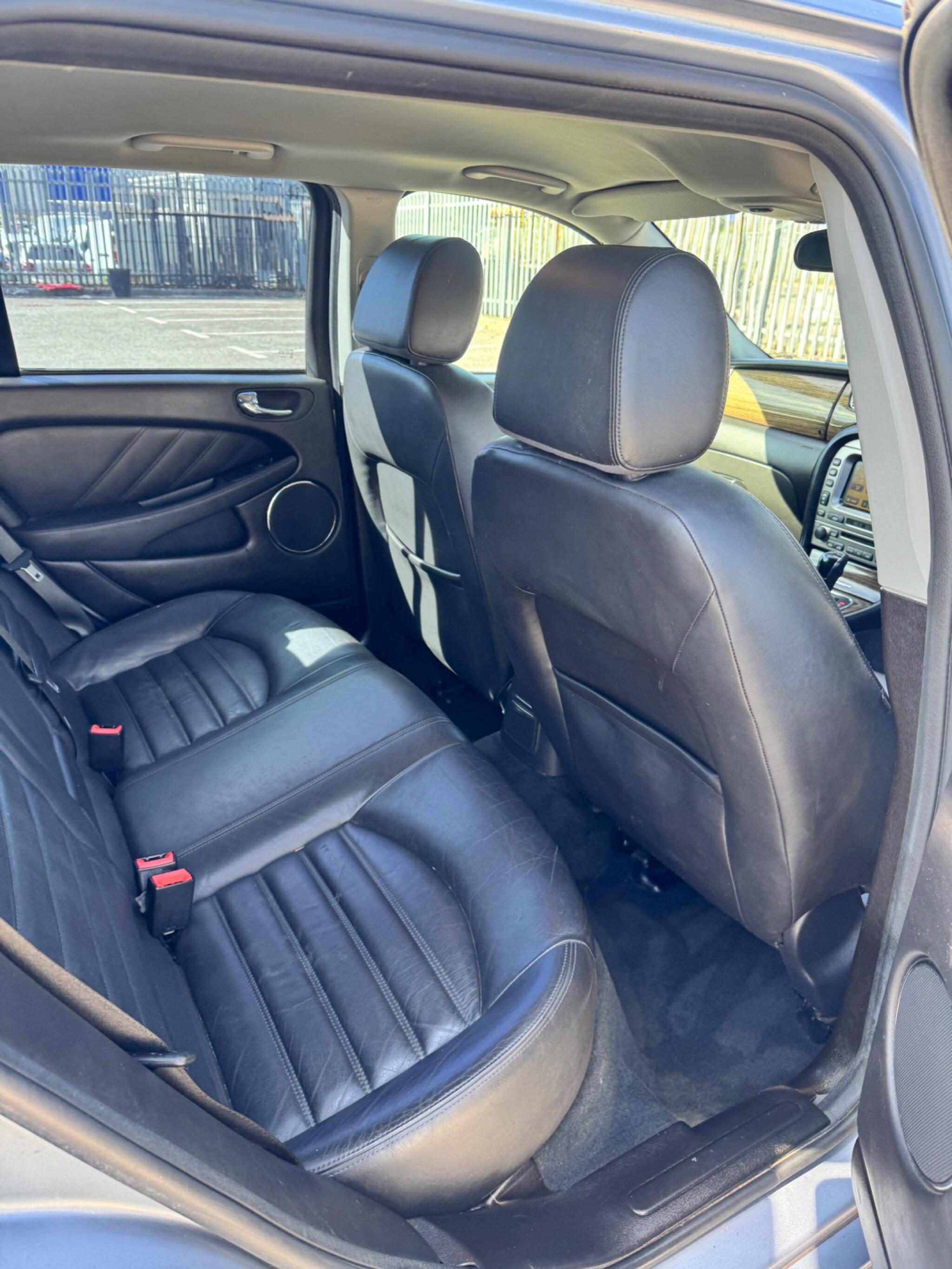 Jaguar X-Type view 27
