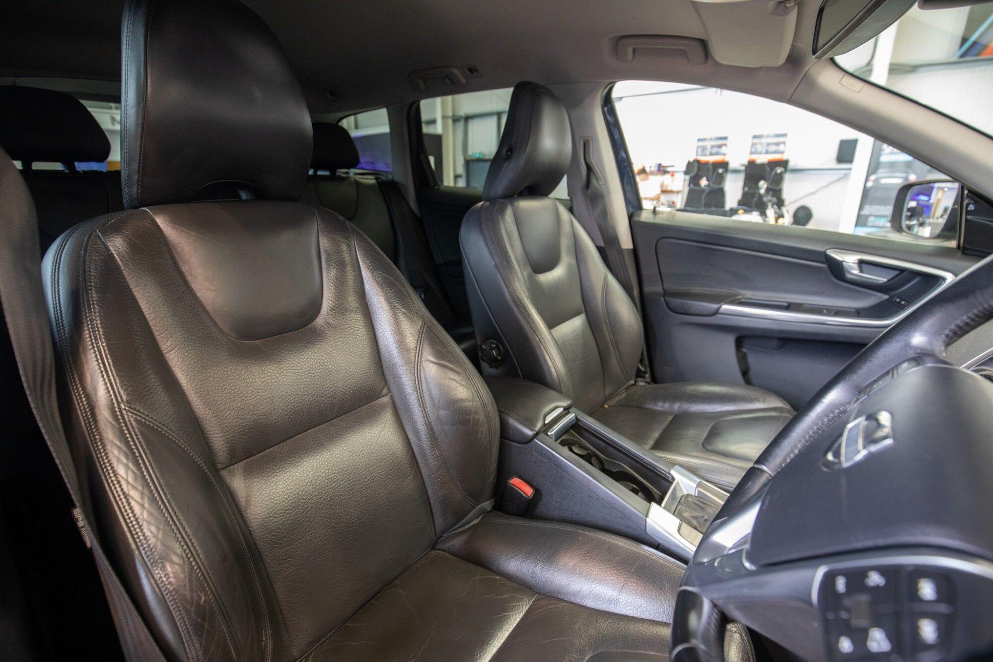 Volvo XC60 view 17