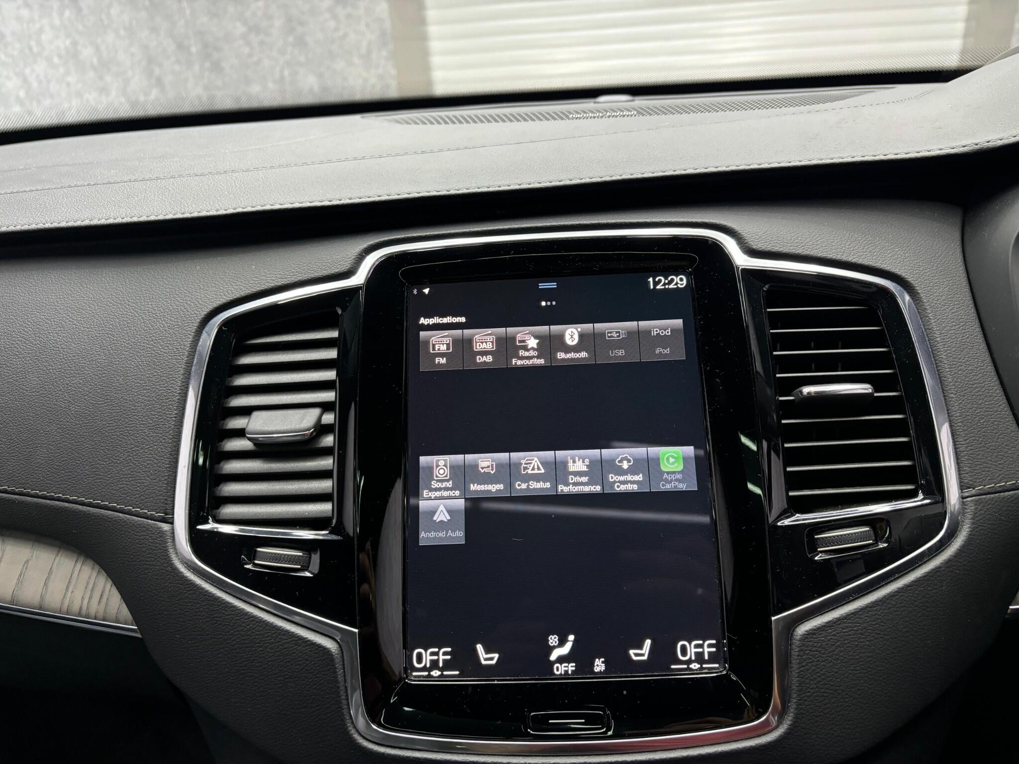 Volvo XC90 view 15