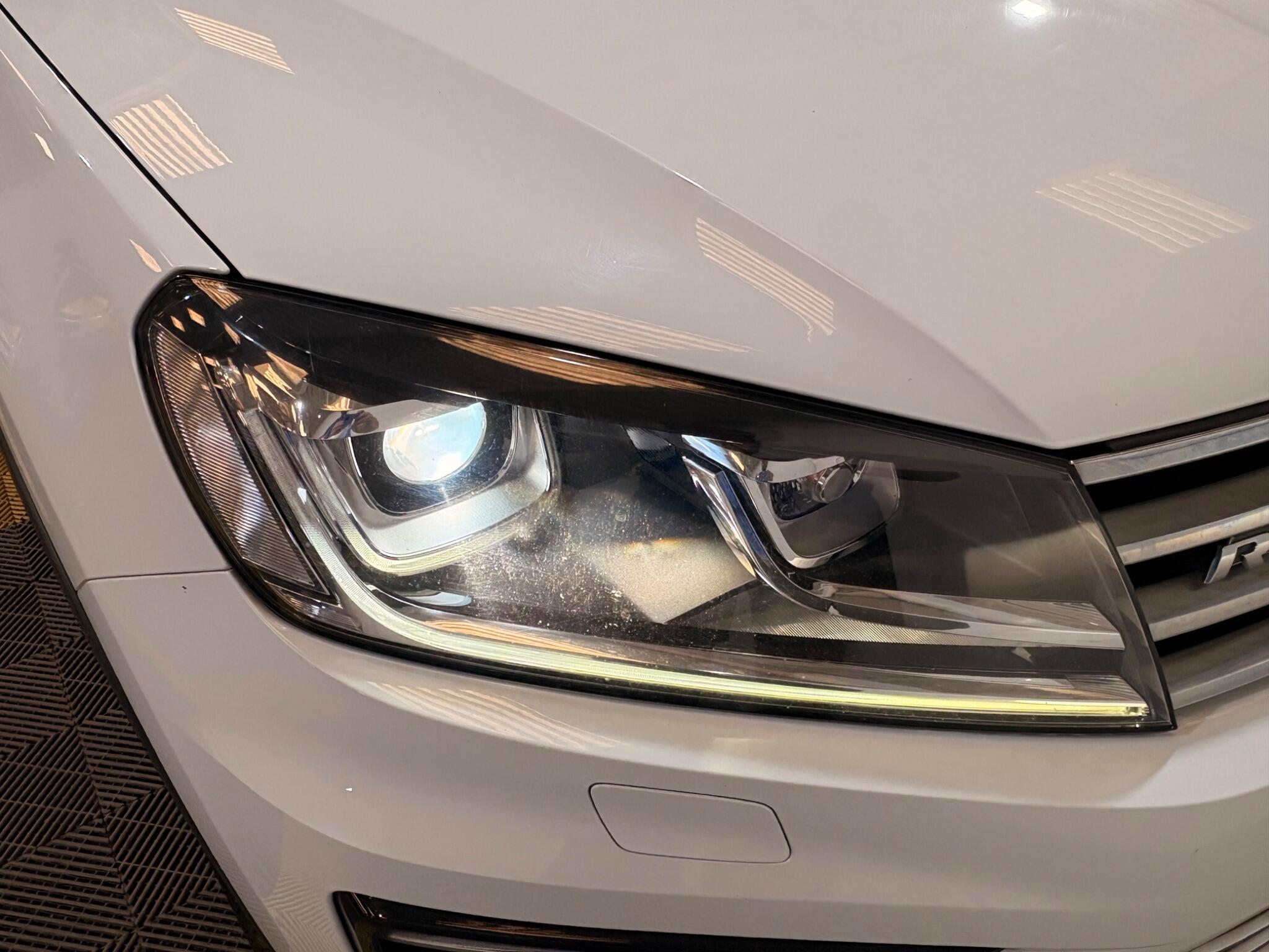 Volkswagen Touareg view 42