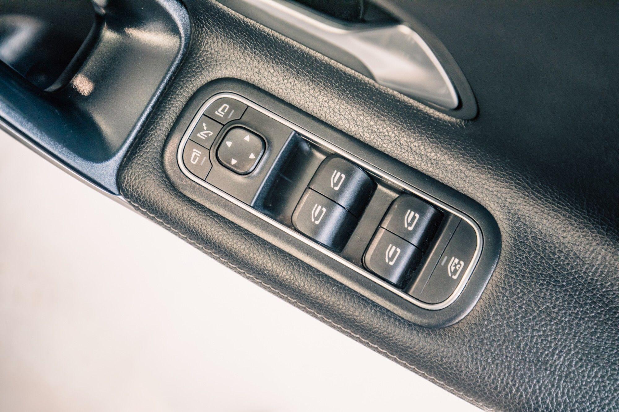 Mercedes-Benz Cla view 10