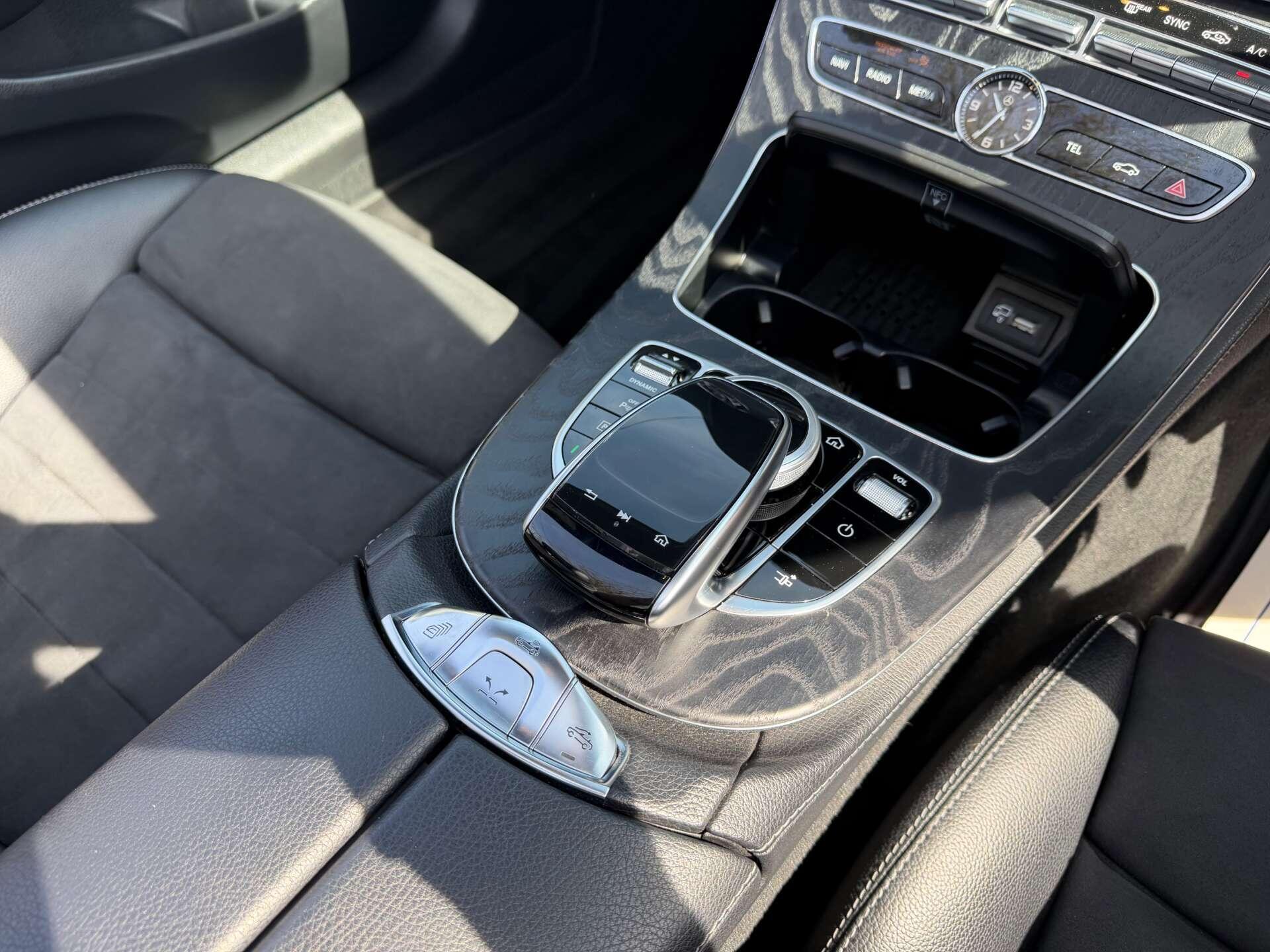 Mercedes-Benz E-Class view 20