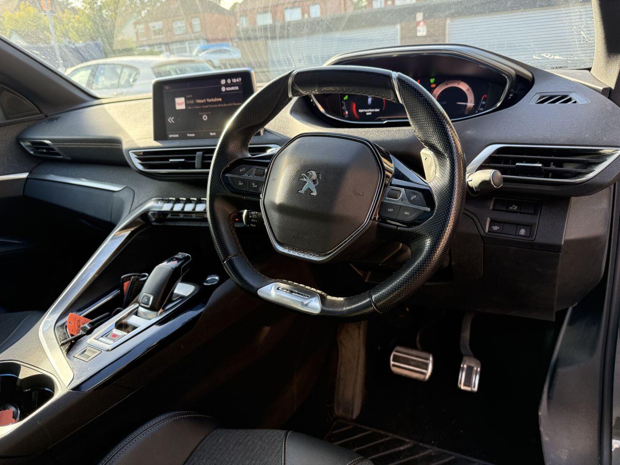 Peugeot 3008 view 9