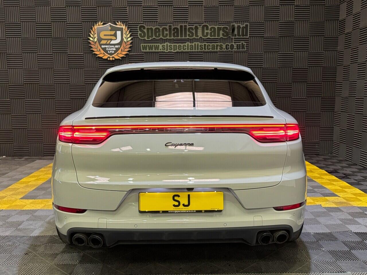 Porsche Cayenne view 5