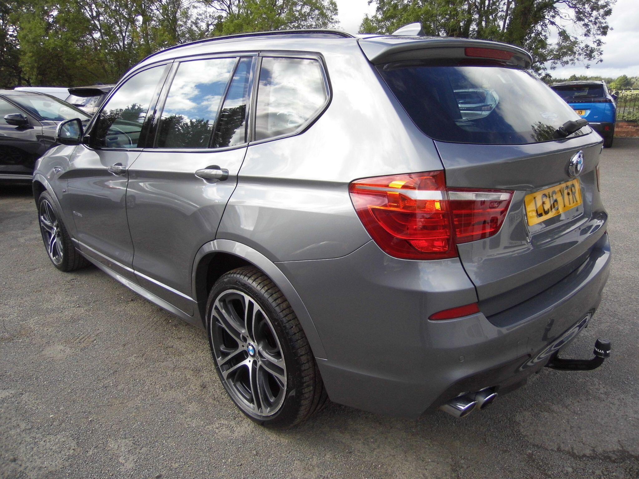 BMW X3 view 5