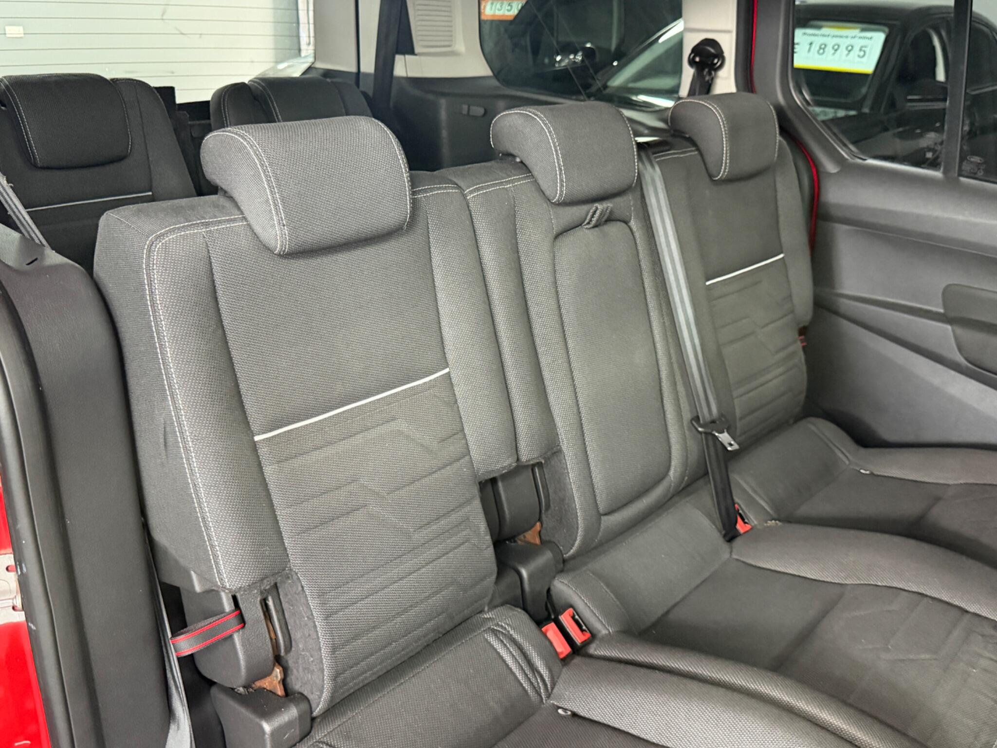 Ford Grand Tourneo Connect view 24