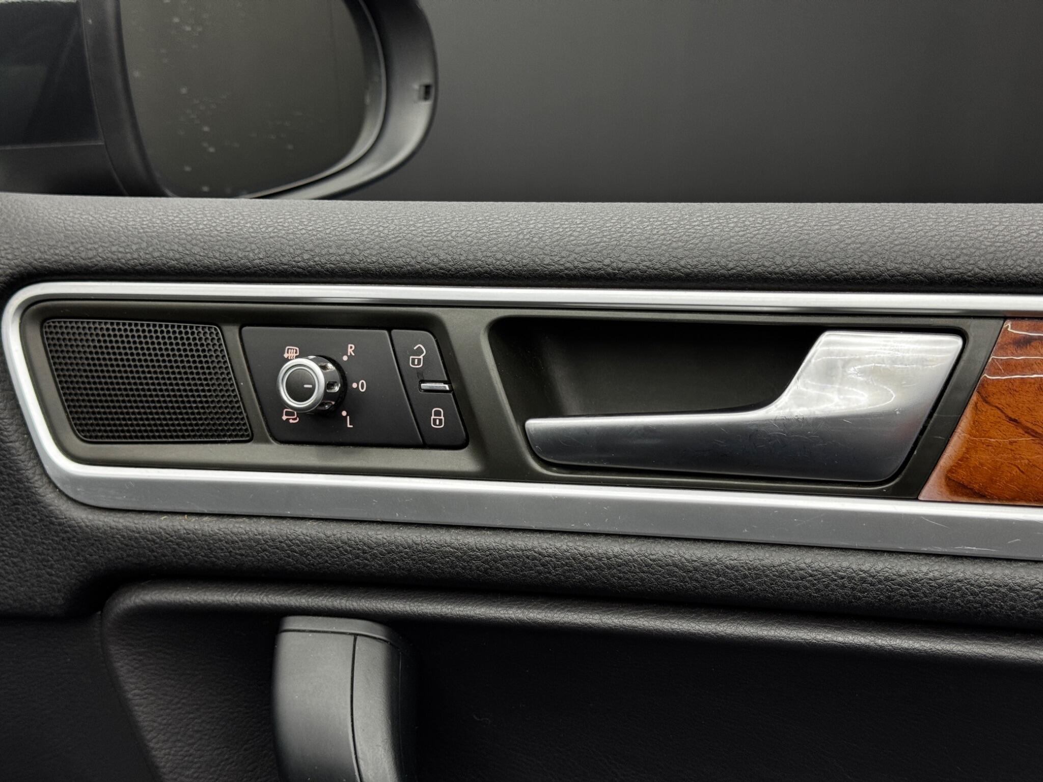 Volkswagen Touareg view 39