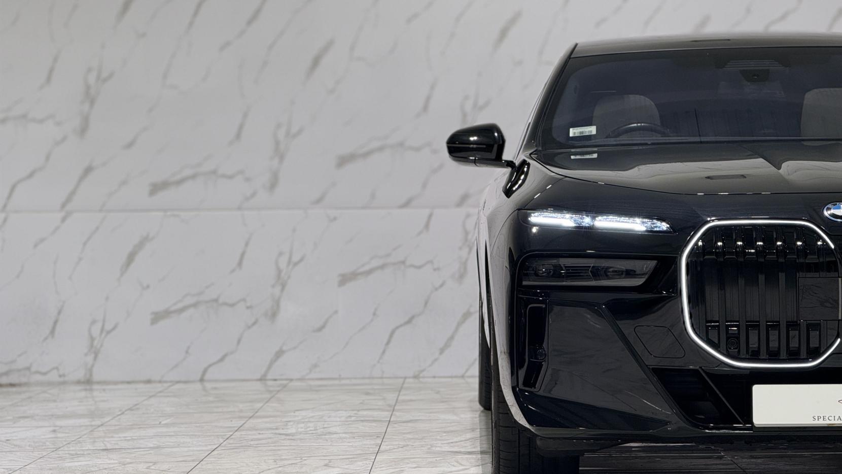 BMW i7 view 50