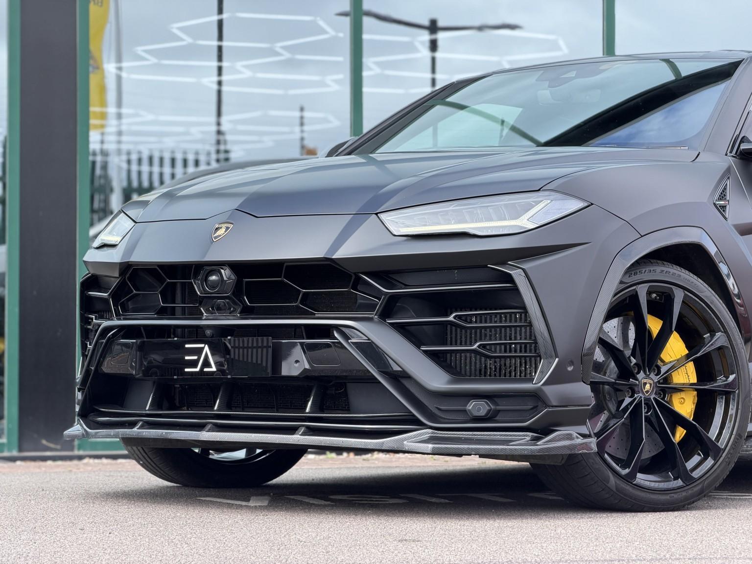 Lamborghini Urus view 20