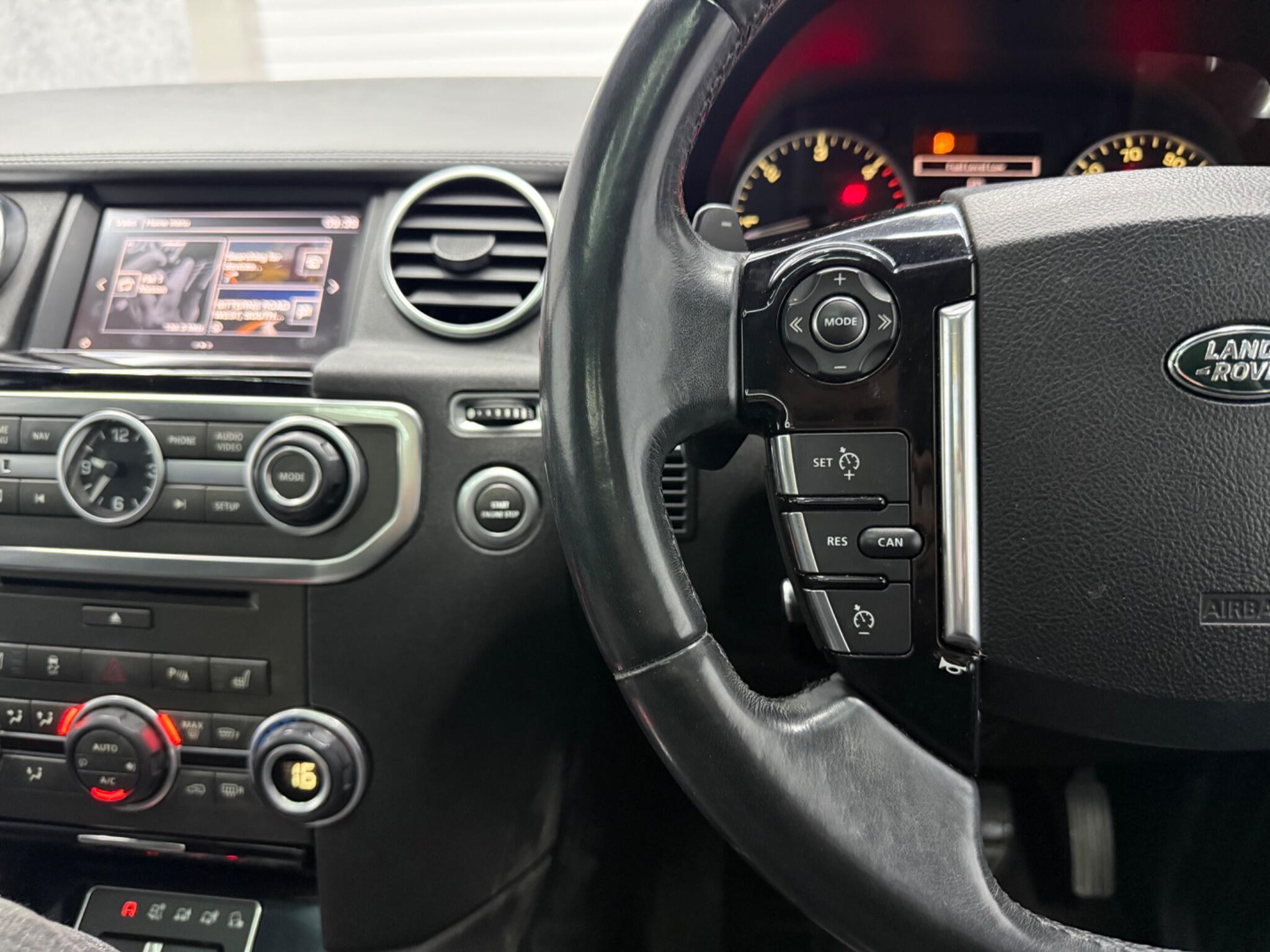Land Rover Discovery 4 view 11