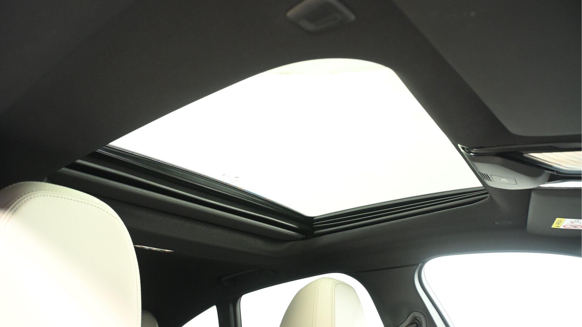 BMW i4 view 22