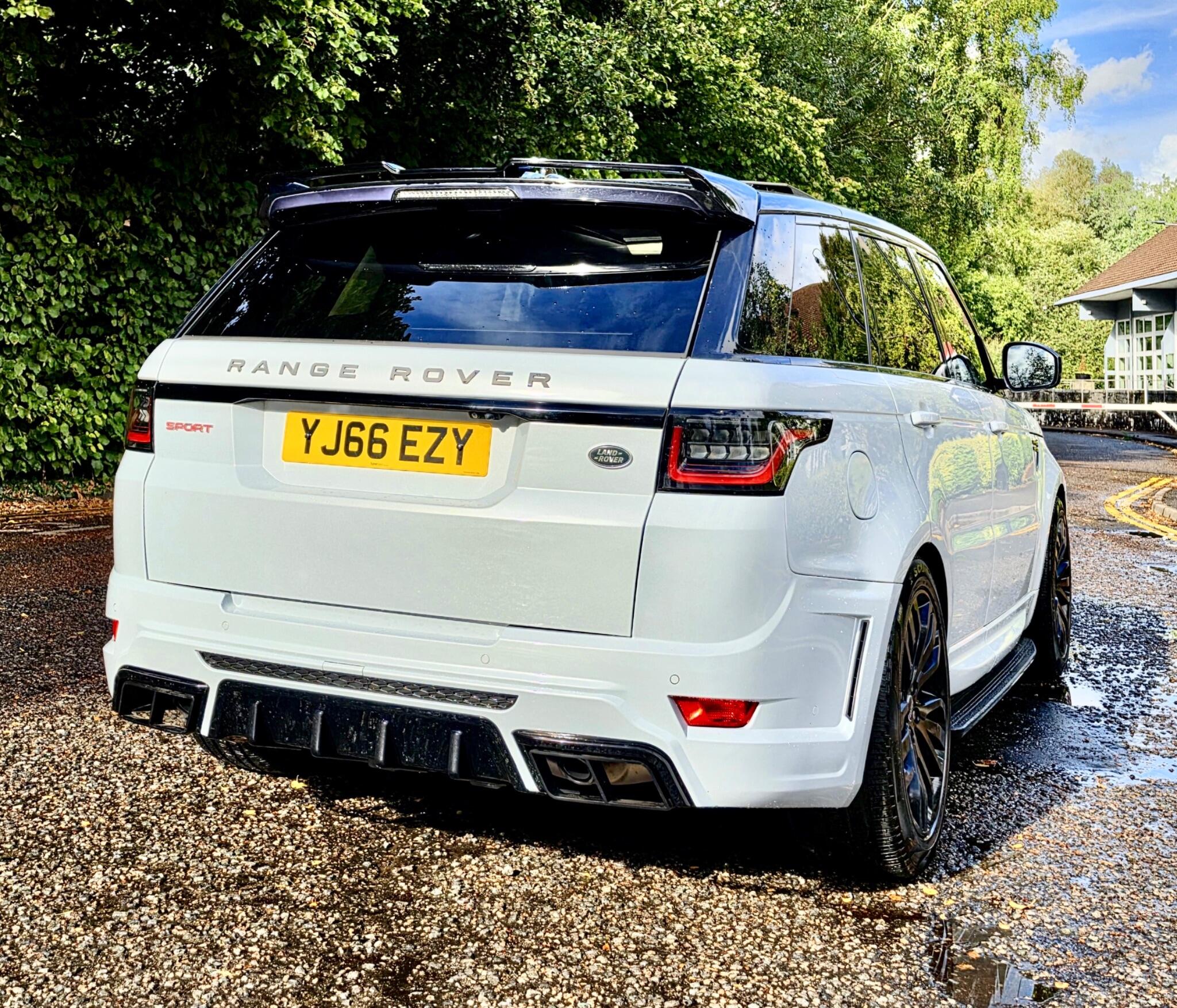 Land Rover Range Rover Sport view 3