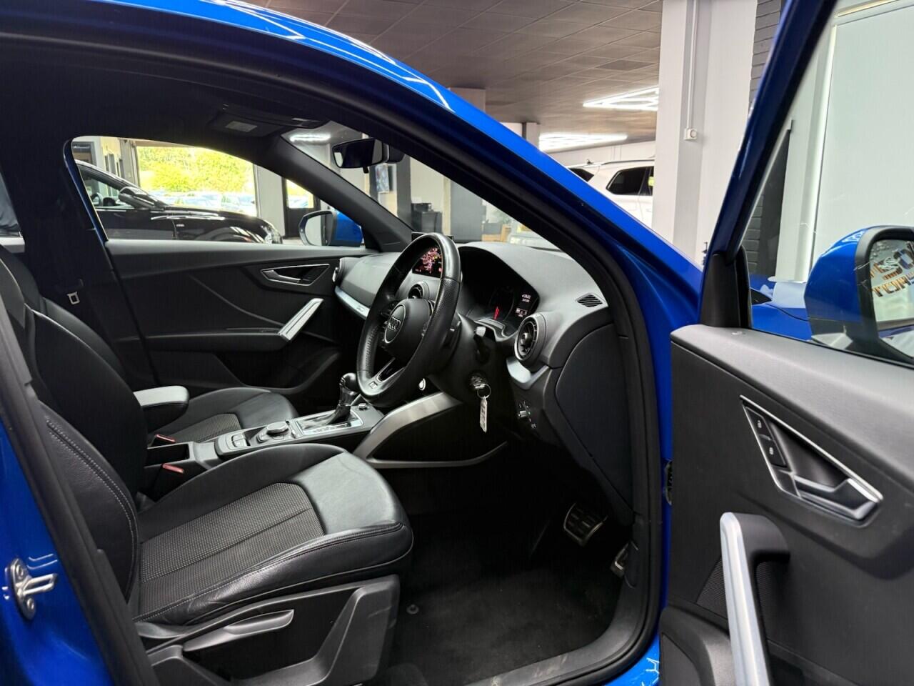 Audi Q2 view 32