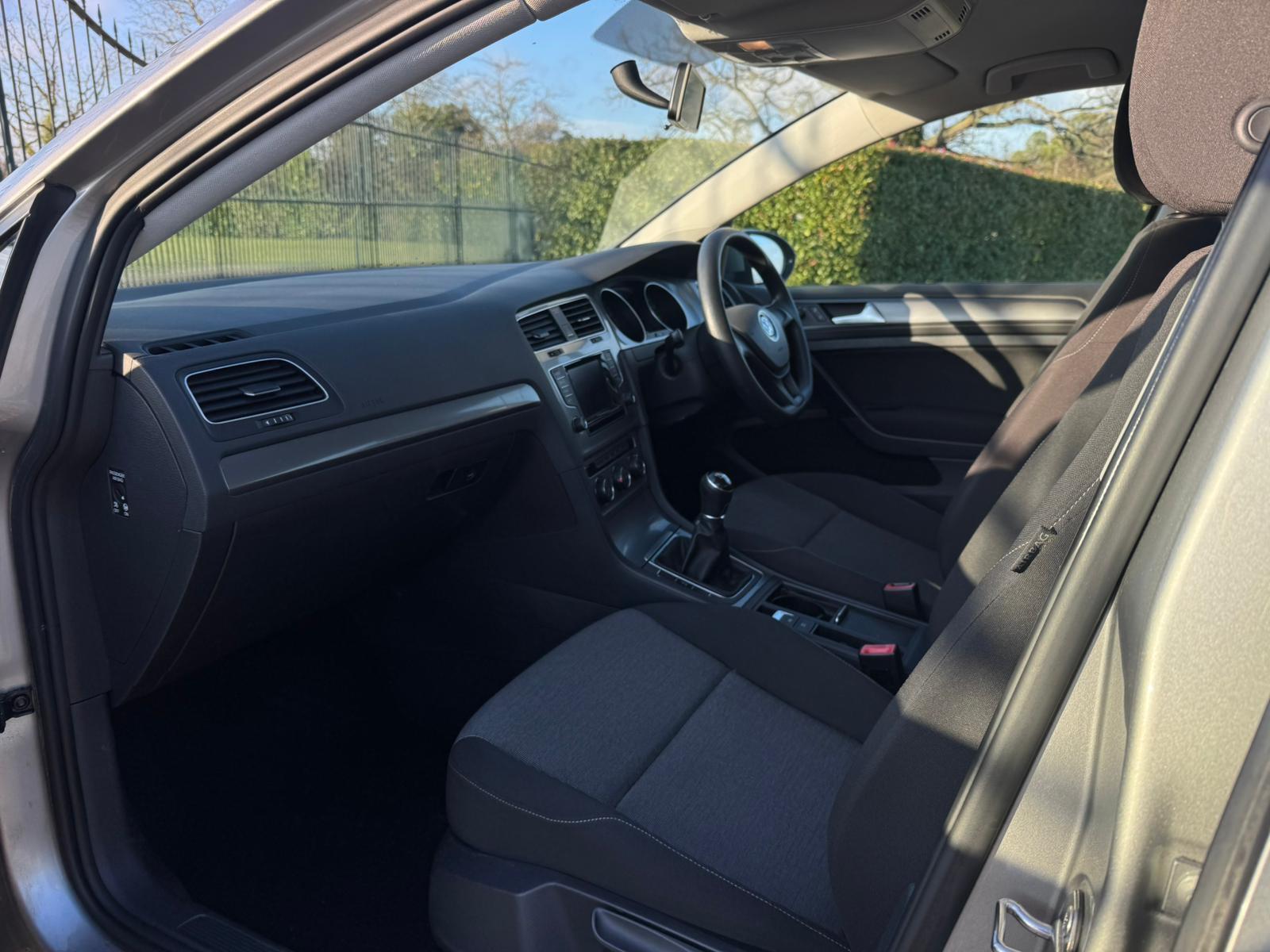 2013 Volkswagen Golf image 20