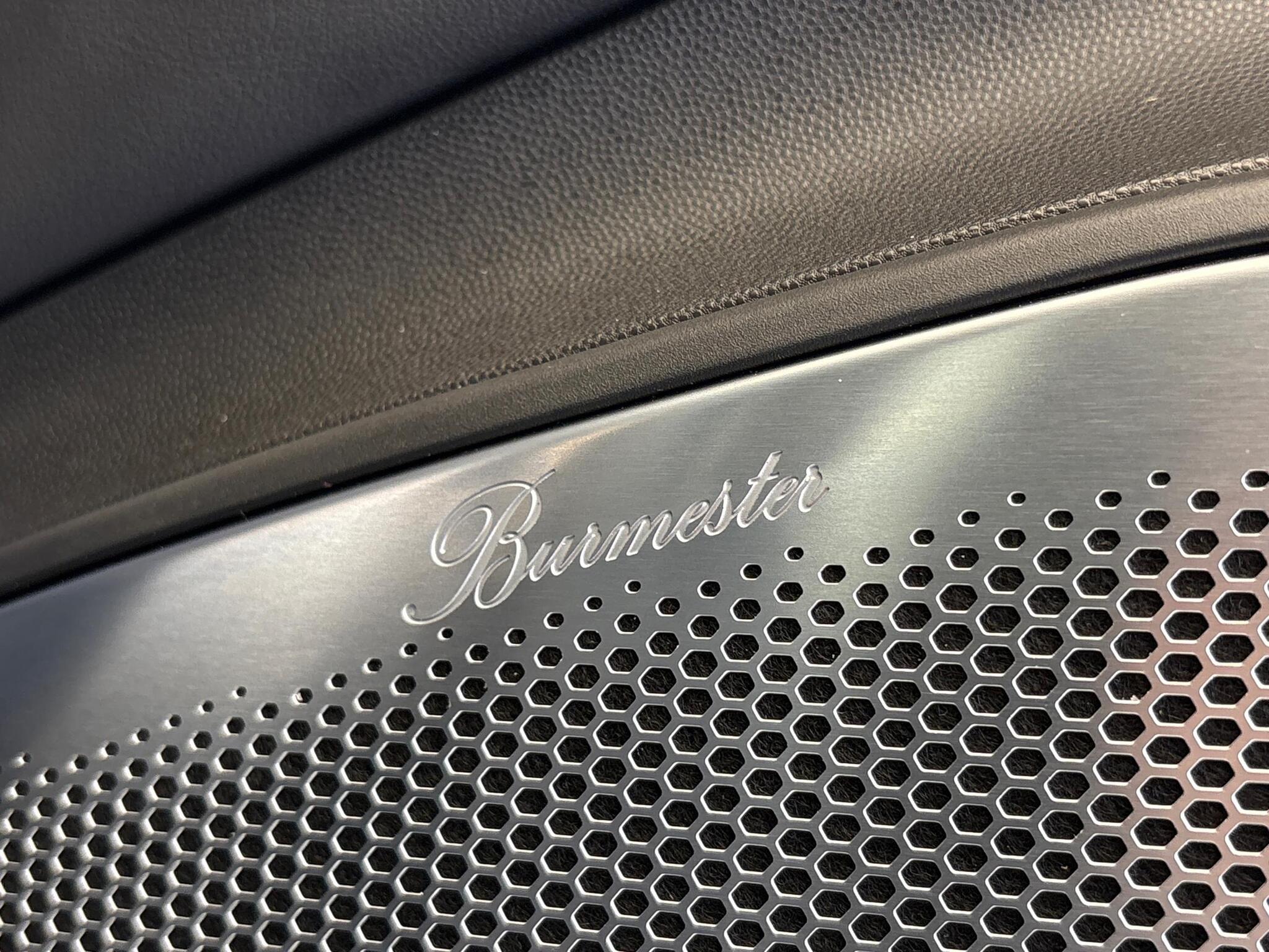 Porsche Macan view 33