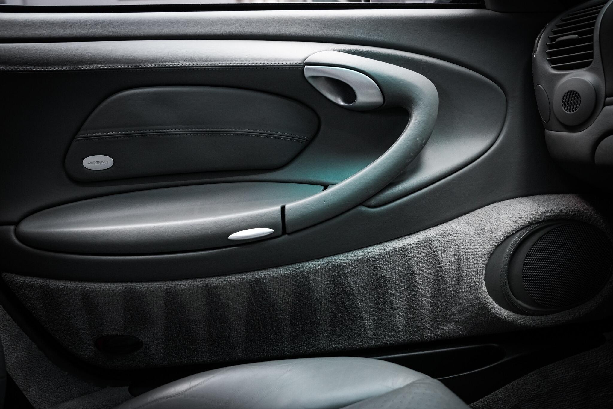 Porsche 911 view 44