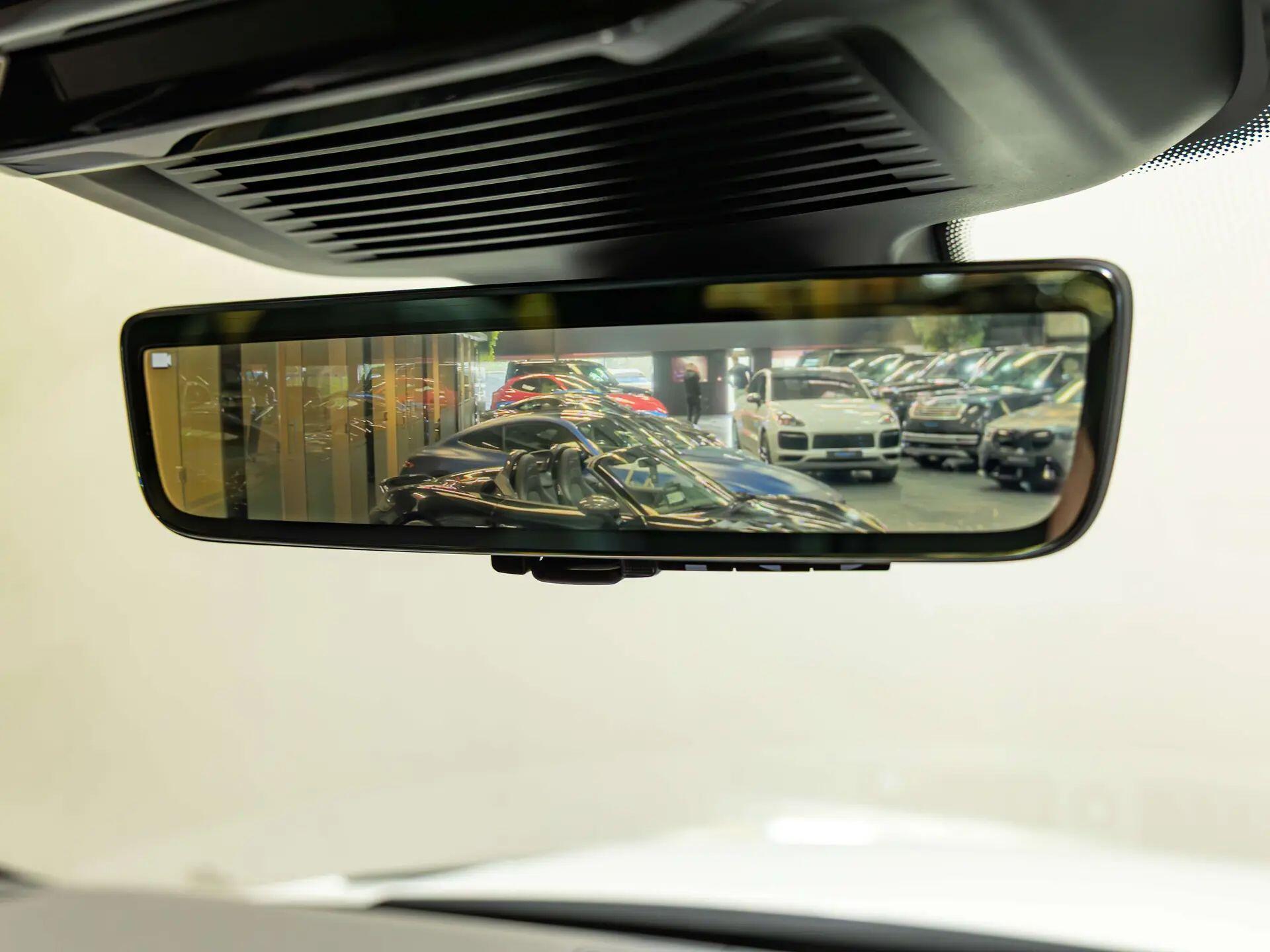 Land Rover Range Rover Sport view 18