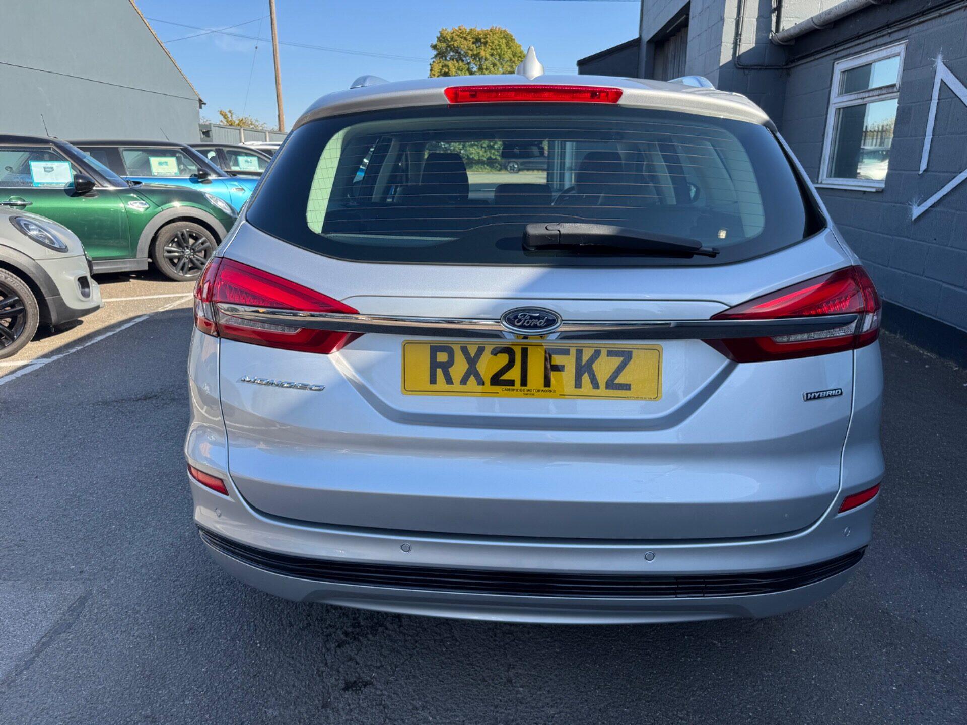 Ford Mondeo view 15